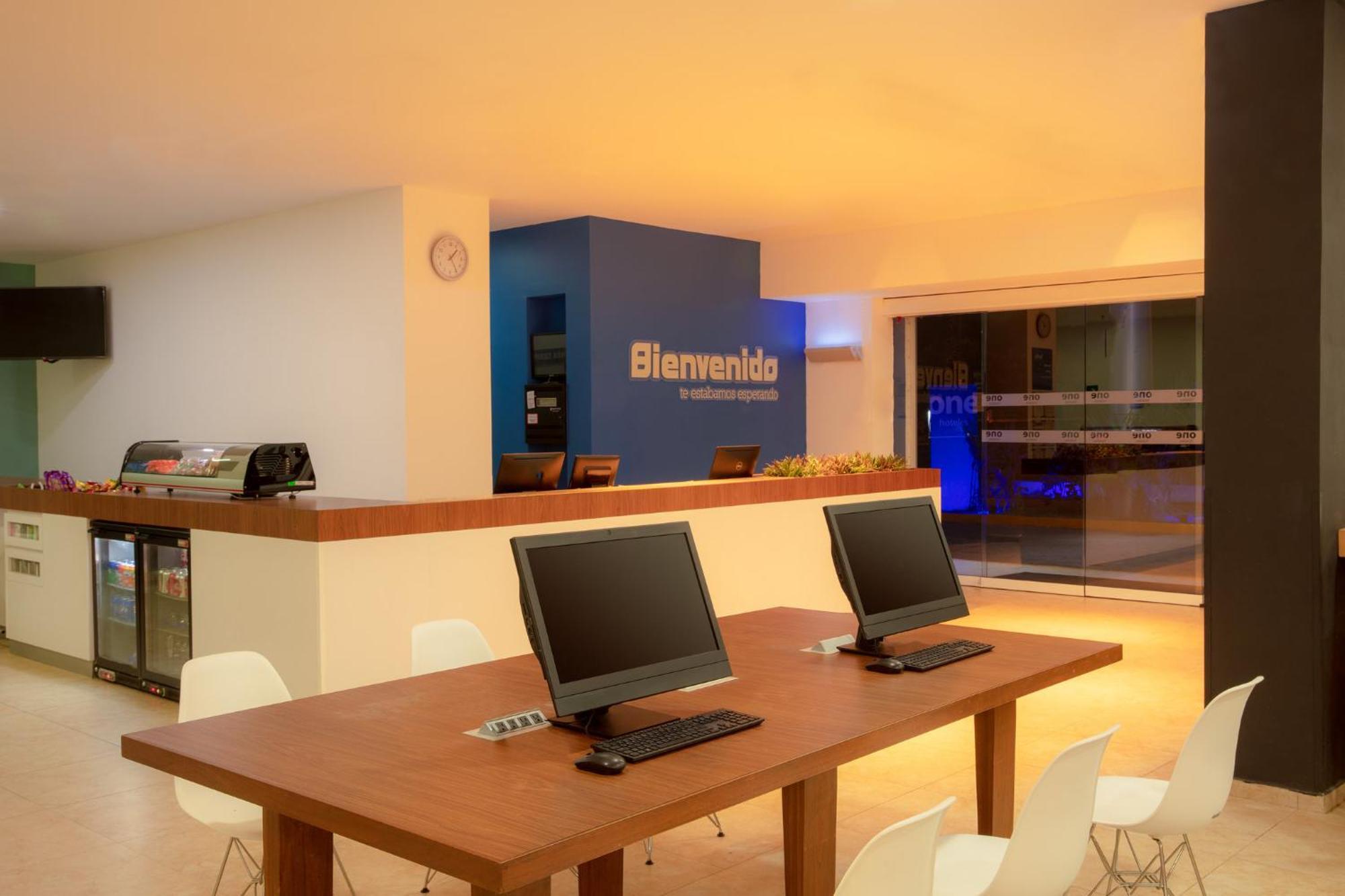 One Aeropuerto Hotel 3*