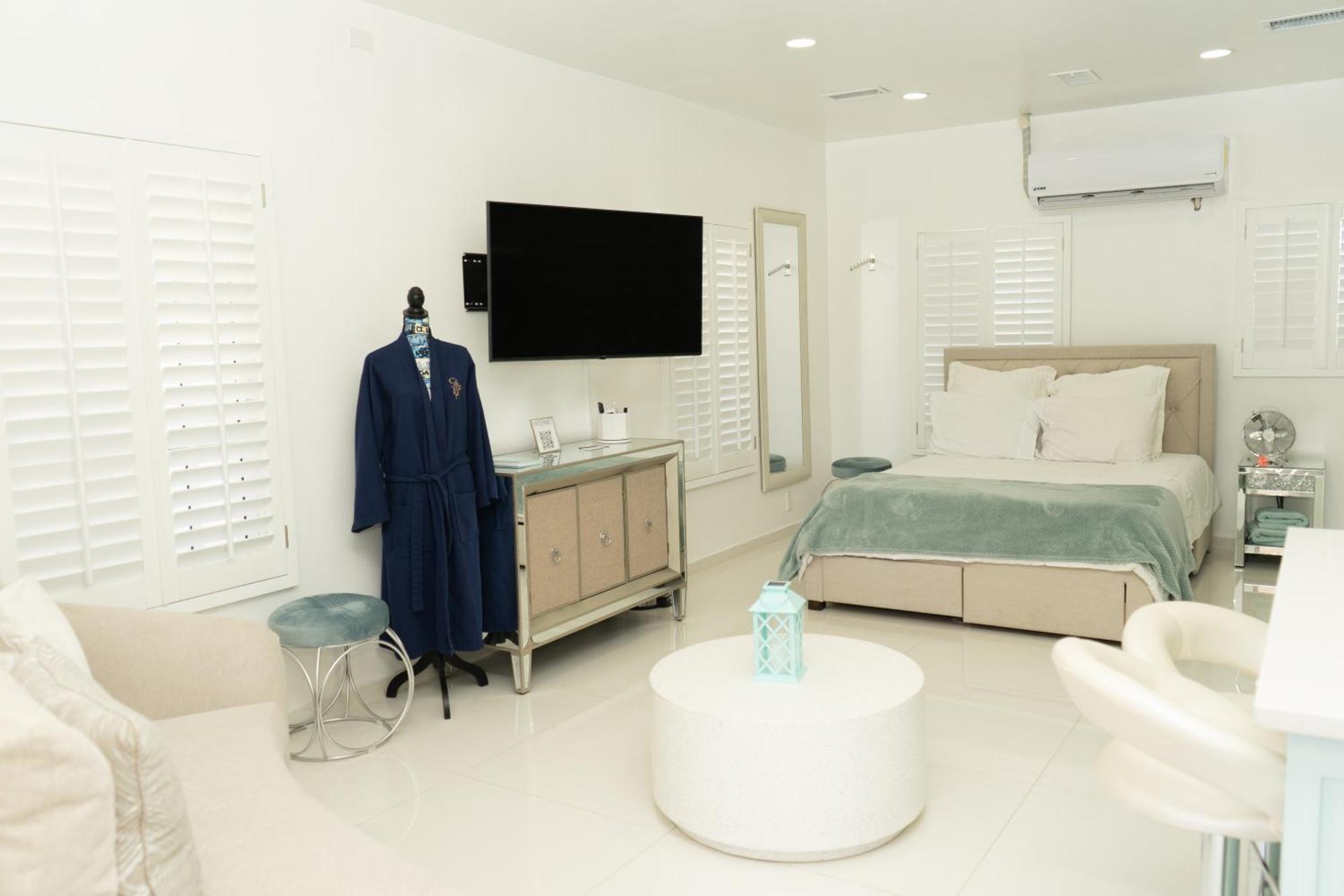 Luxury Lofts With Private Pool Apartment