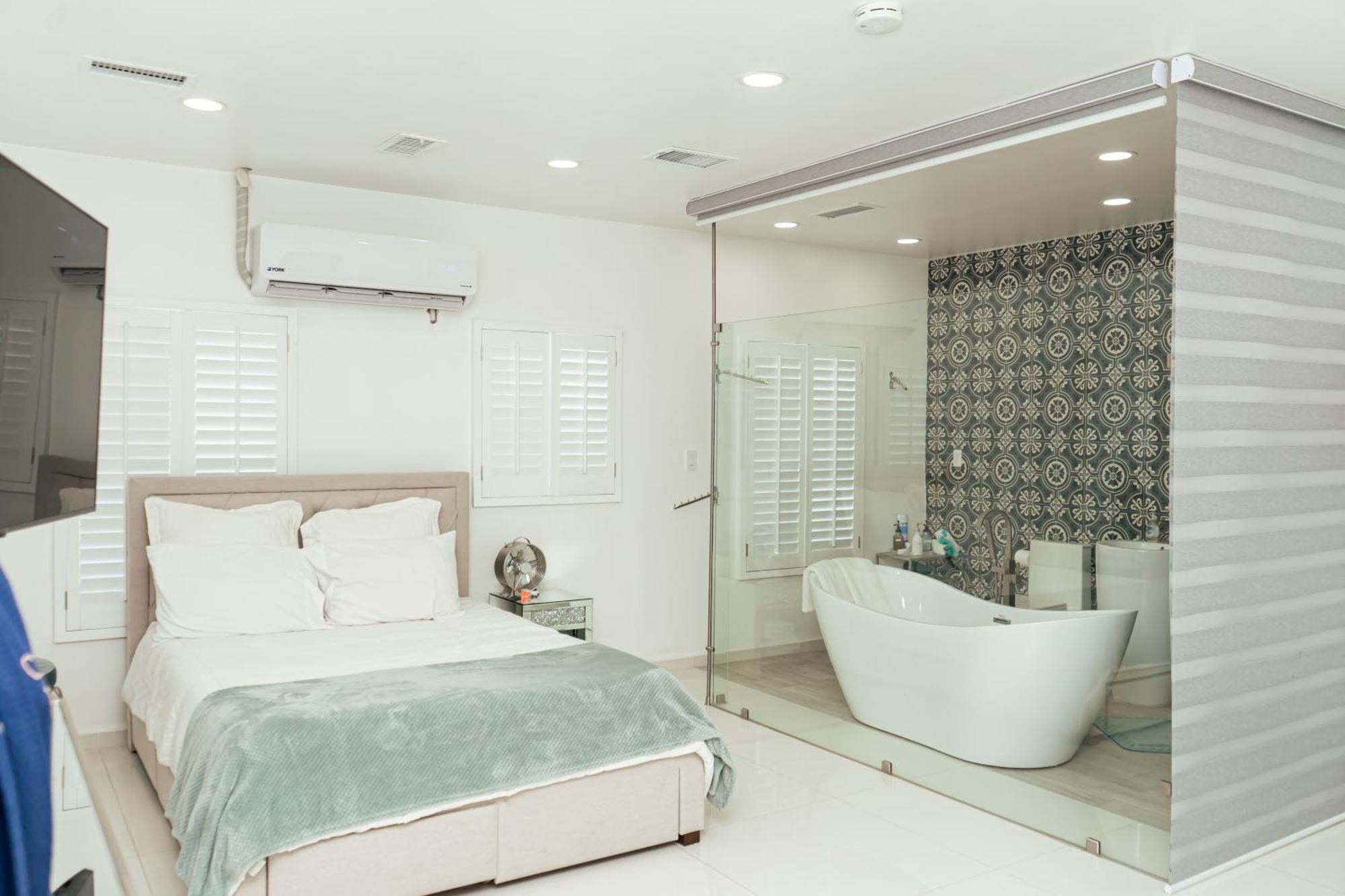 Luxury Lofts With Private Pool Apartment *