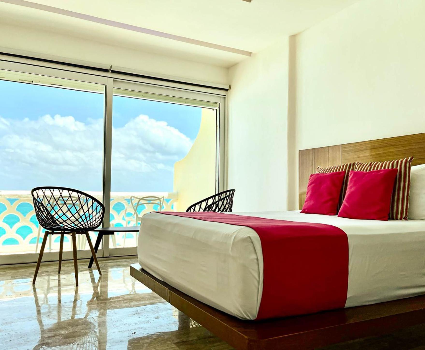 Beachside * Cancun