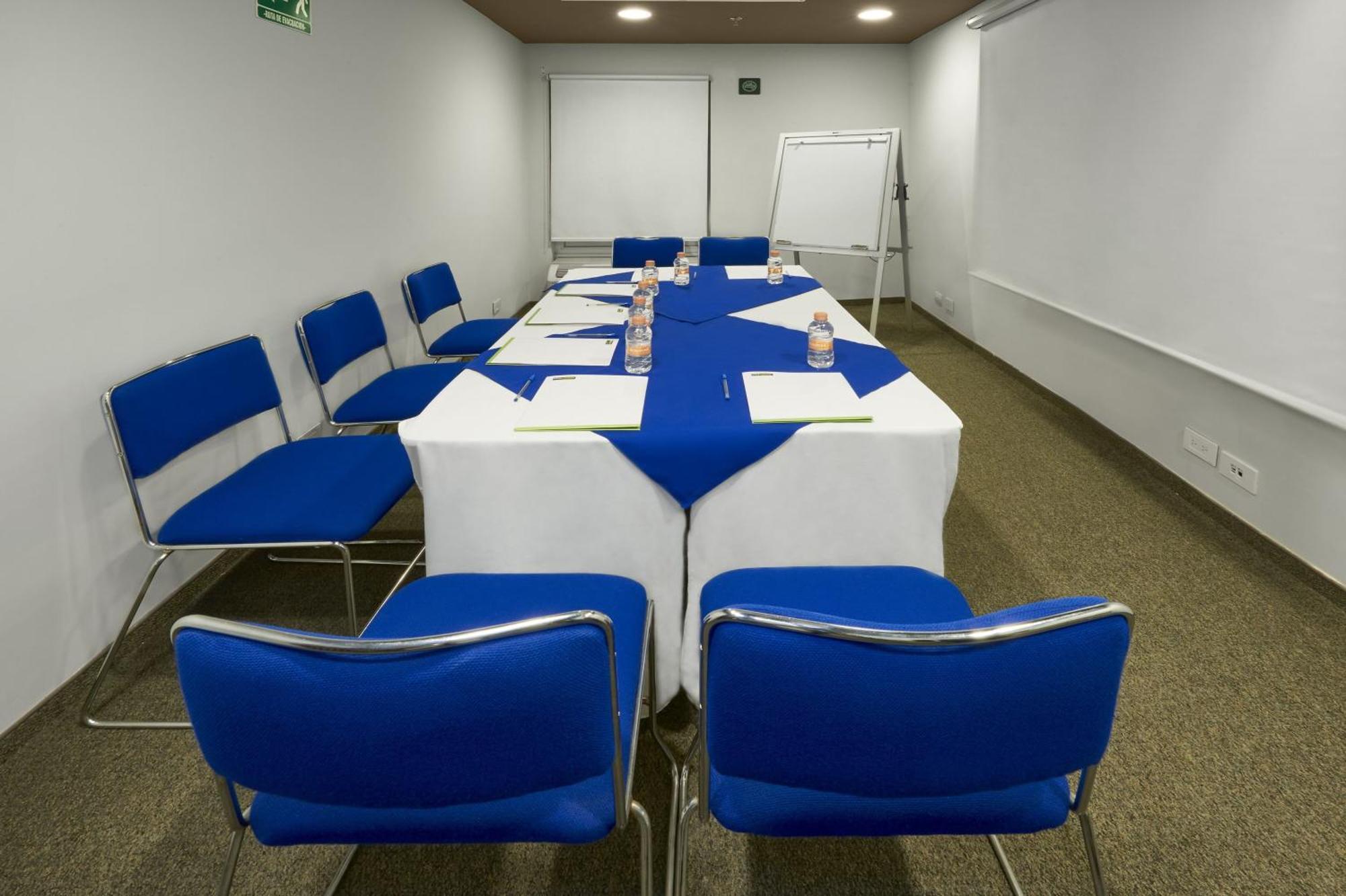 Hotel Express Junior By Marriott 3*