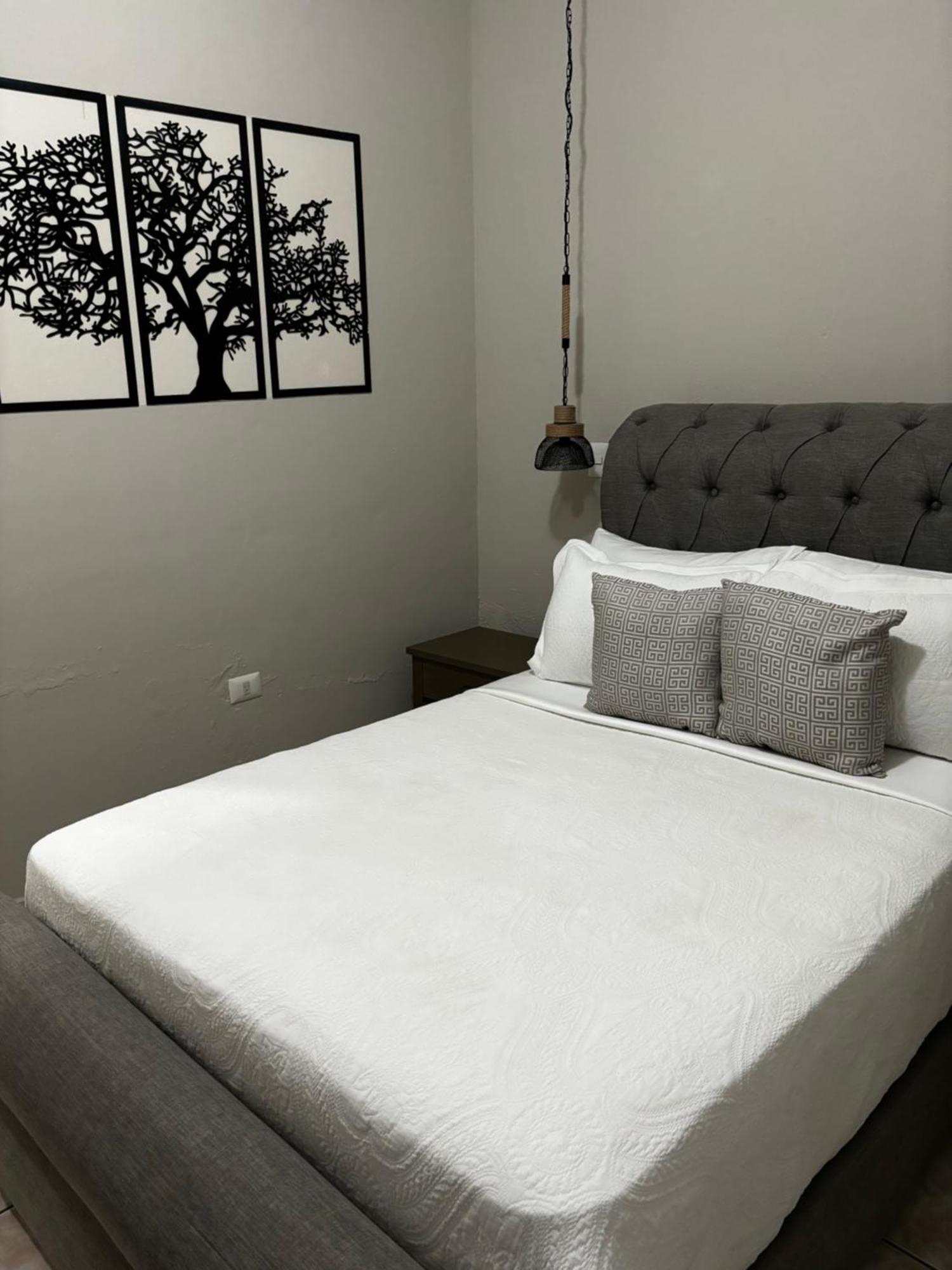 Victoria Hotel Bernal