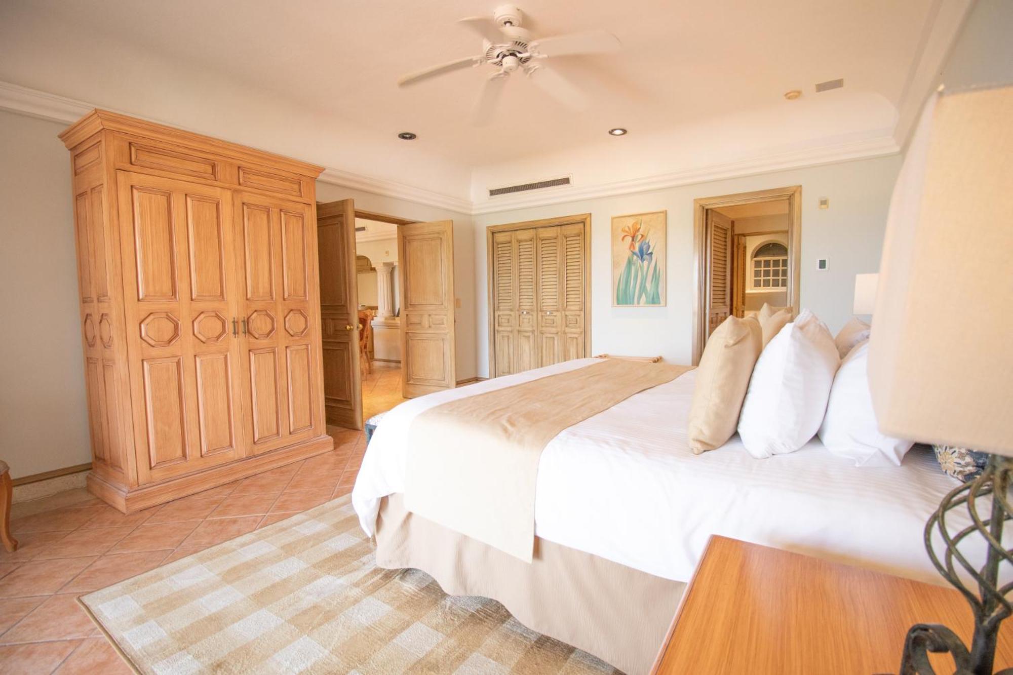 Grand Isla Navidad Golf & With Marina Hotel