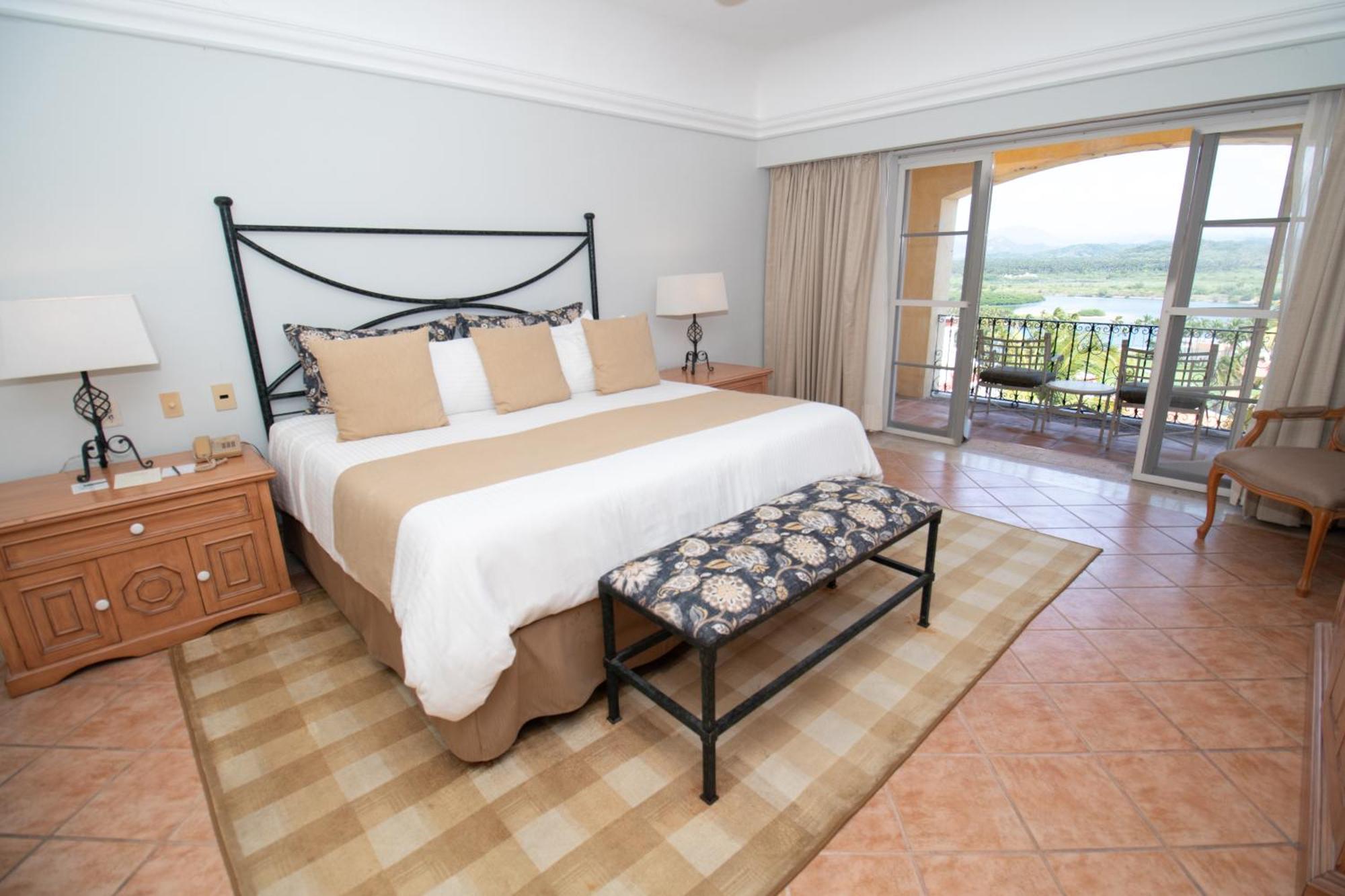 Grand Isla Navidad Golf & With Marina Hotel Barra de Navidad