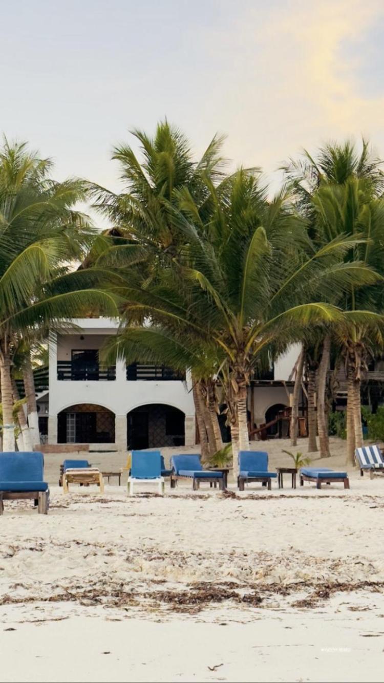 Casa Mate Beachfront Aparthotel