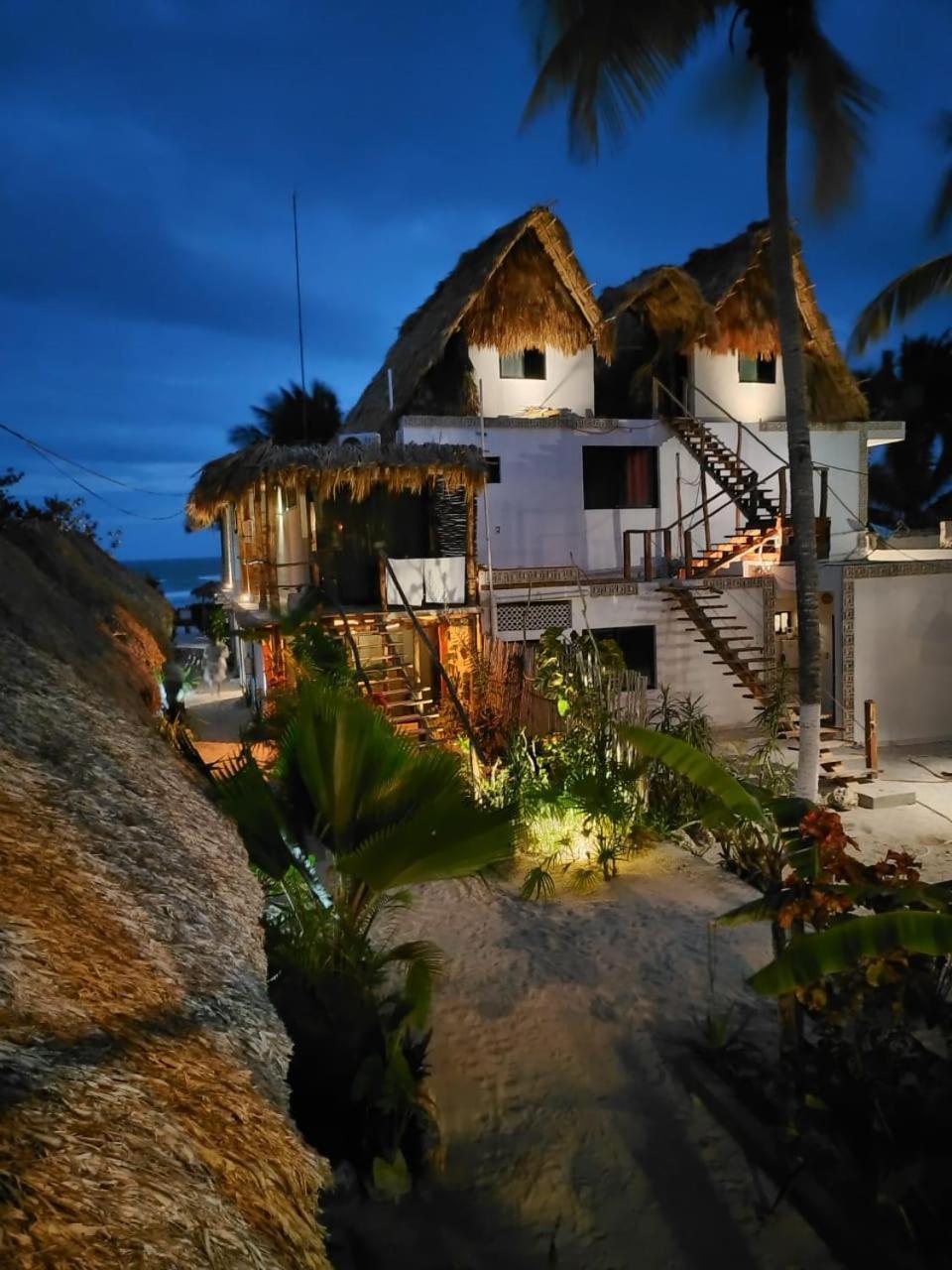 Casa Mate Beachfront Aparthotel *
