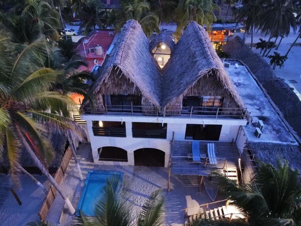 Casa Mate Beachfront El Cuyo