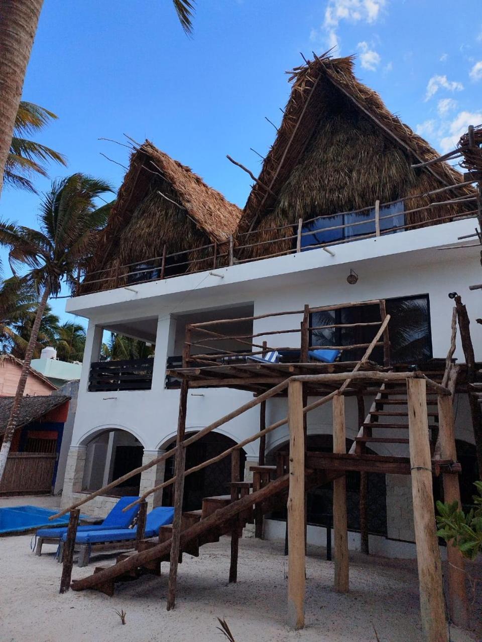 Casa Mate Beachfront Aparthotel *