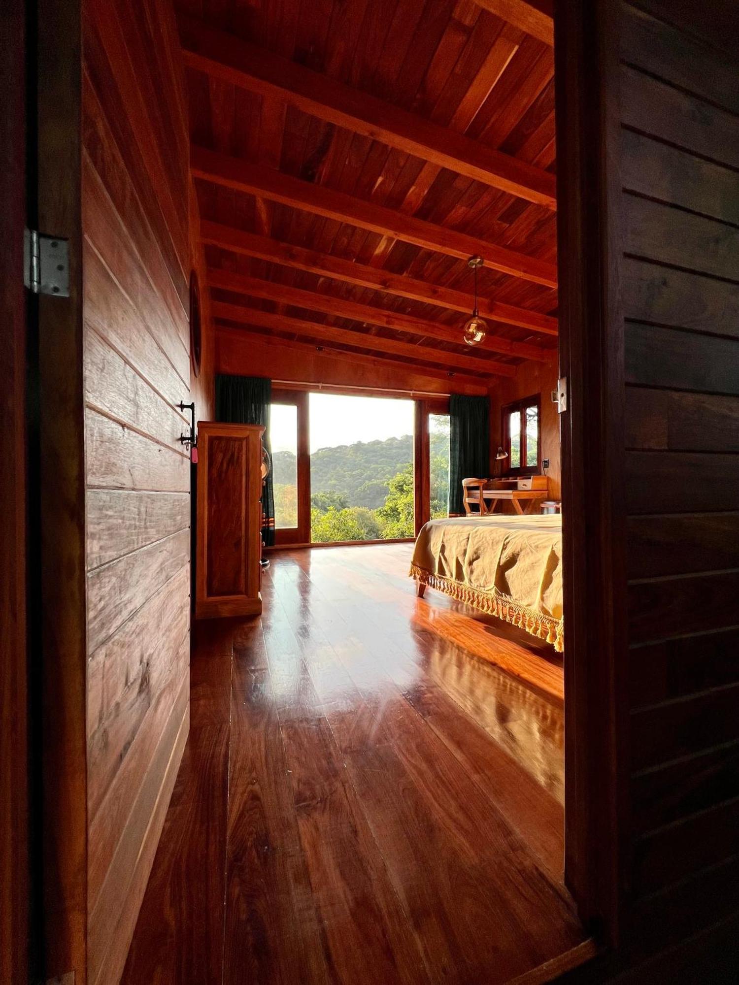 Santuario Ave Fenix-cabanas * Tepoztlan