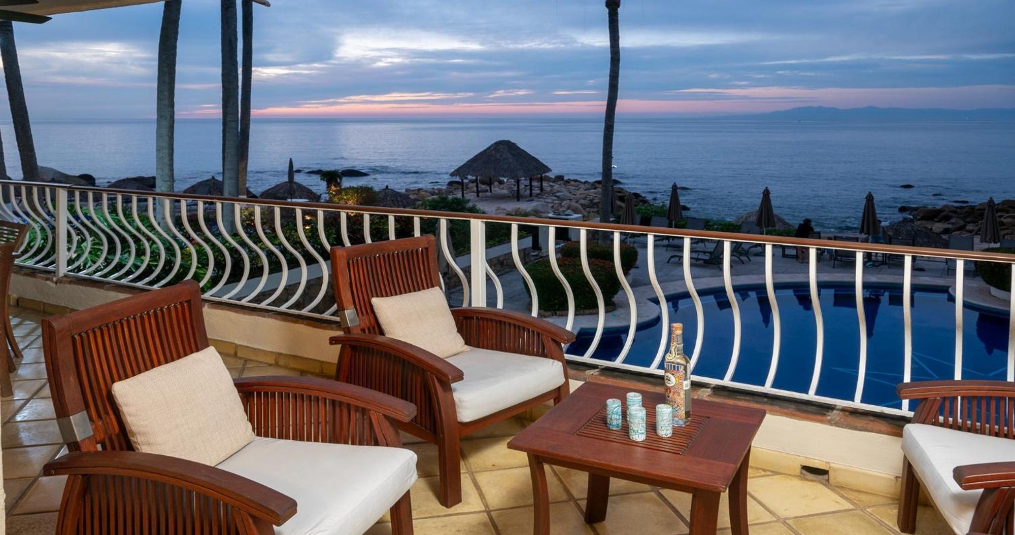Ocean Front, 3 Bedroom, 3 Bathroom, Casa Natalia, Playa Esmeralda * Puerto Vallarta