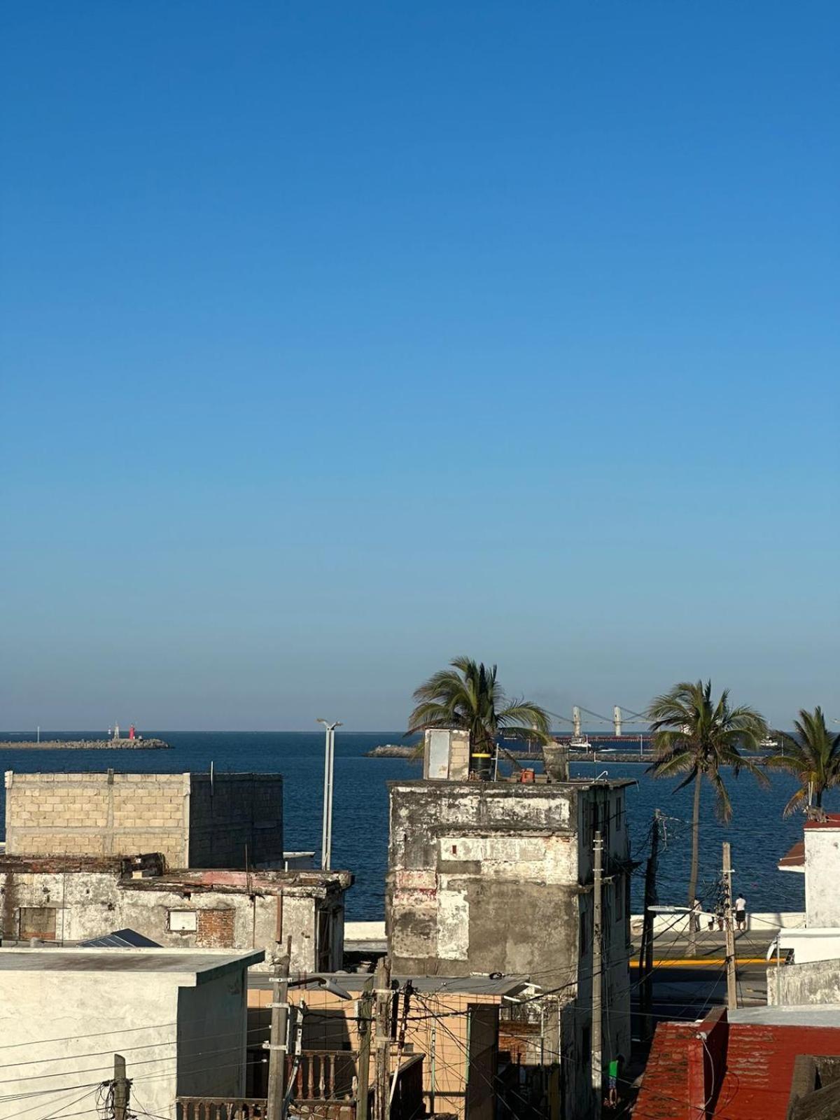 Aparthotel Brisa Marina - Atras De Playa Regatas Y El Malecon, 6 Calles Del Acuario Veracruz