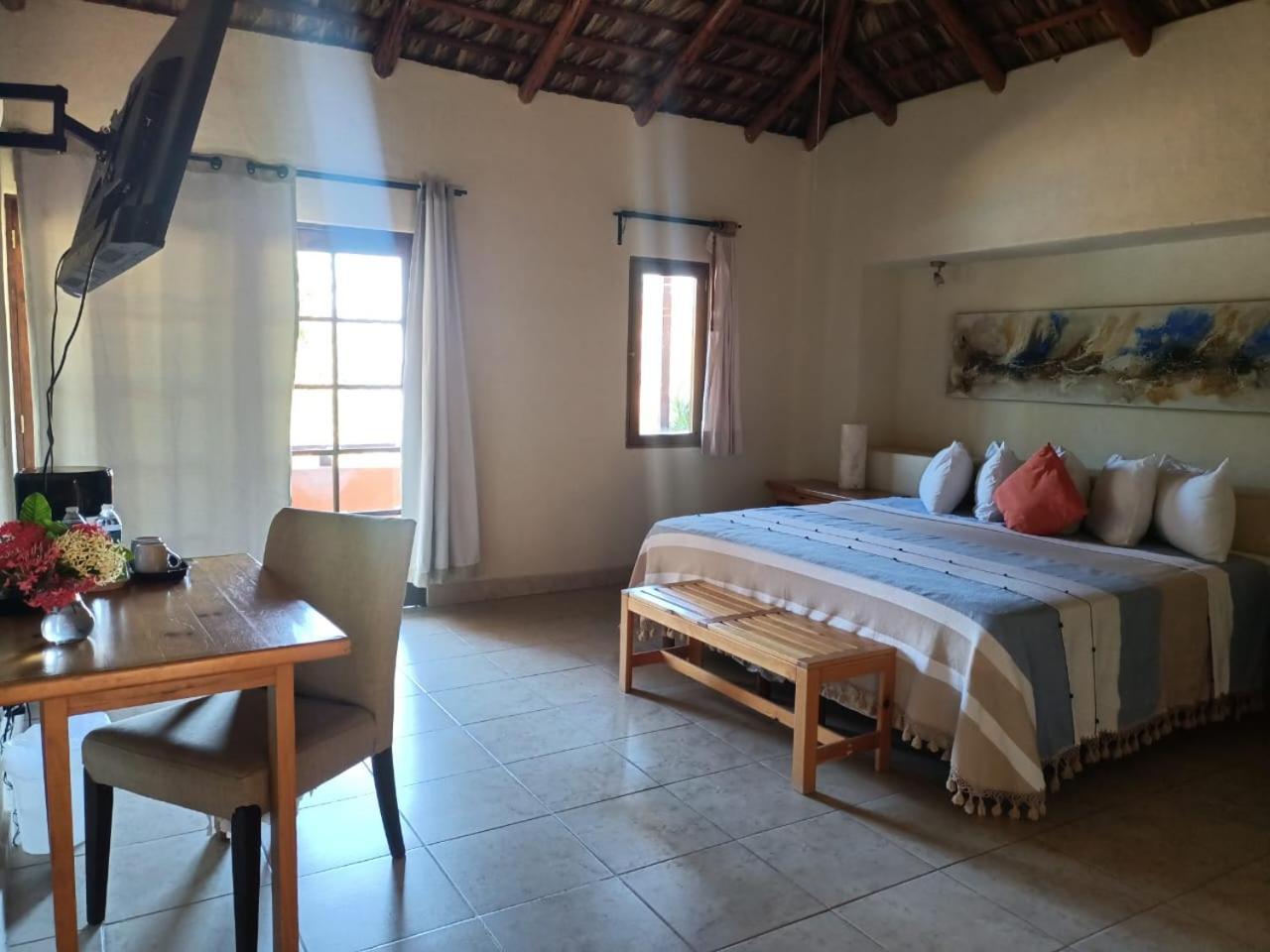 Hotel Tripui Puerto Escondido (Baja California Sur)