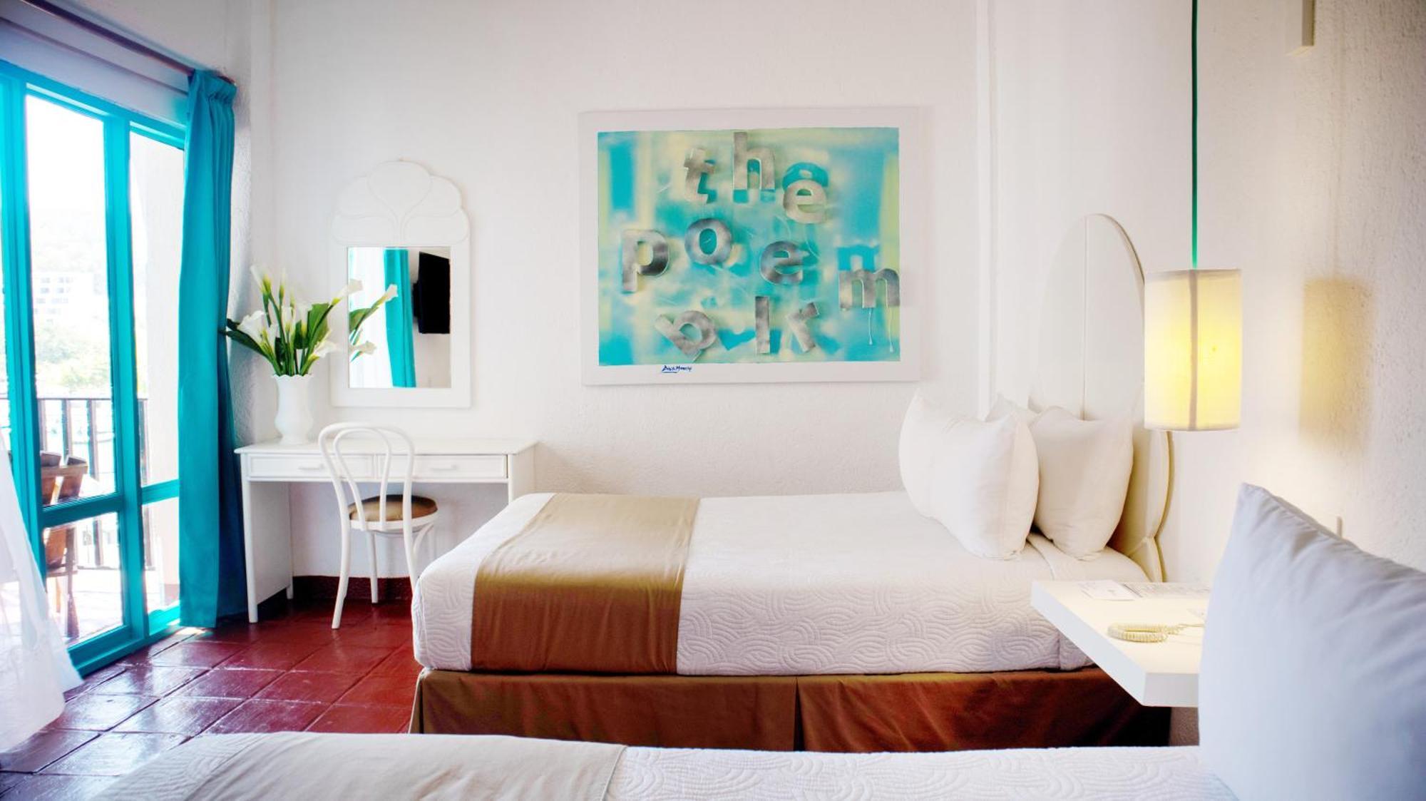 Marina & Club Hotel