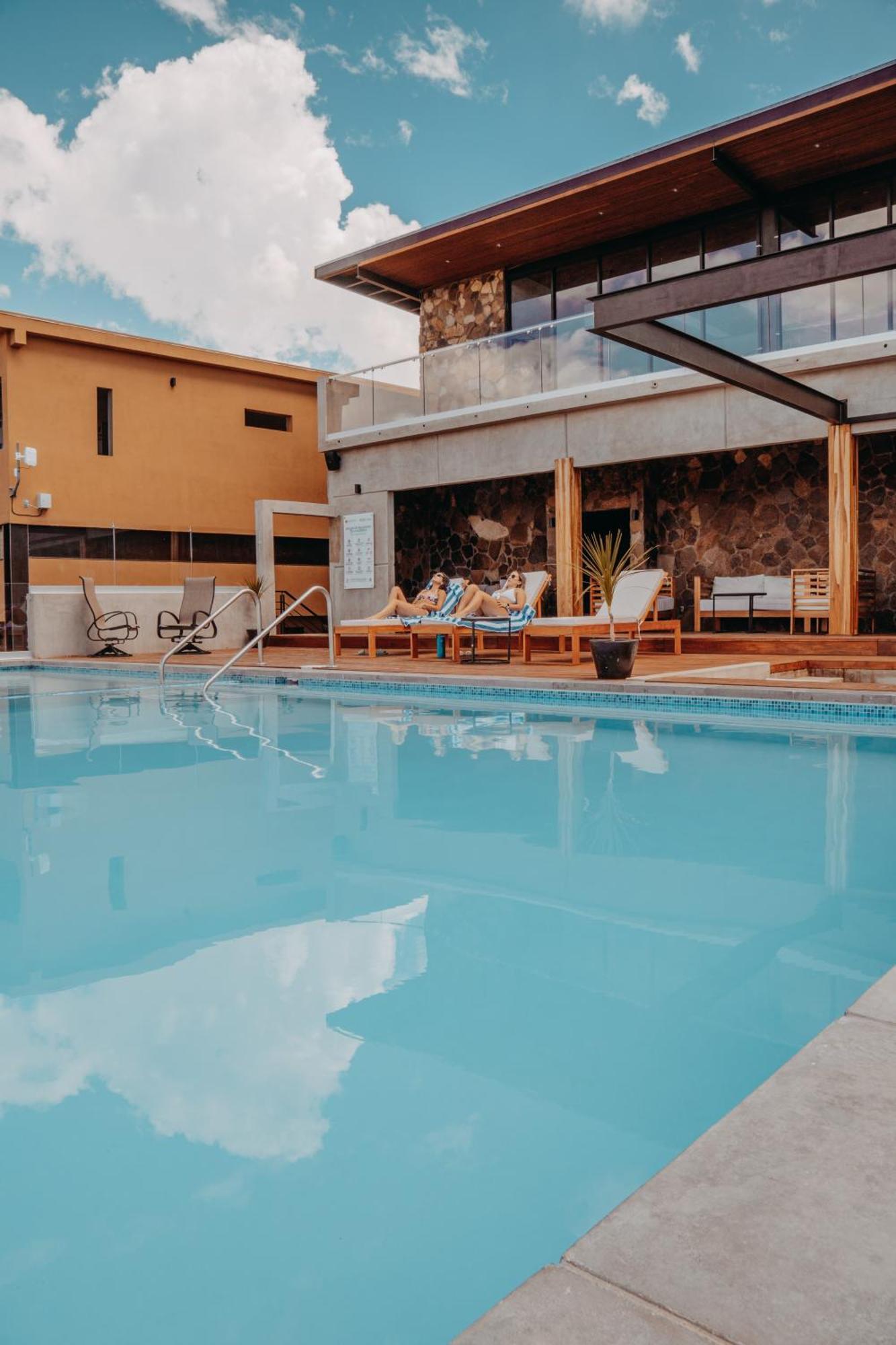 Contemplacion & Hotel 5*