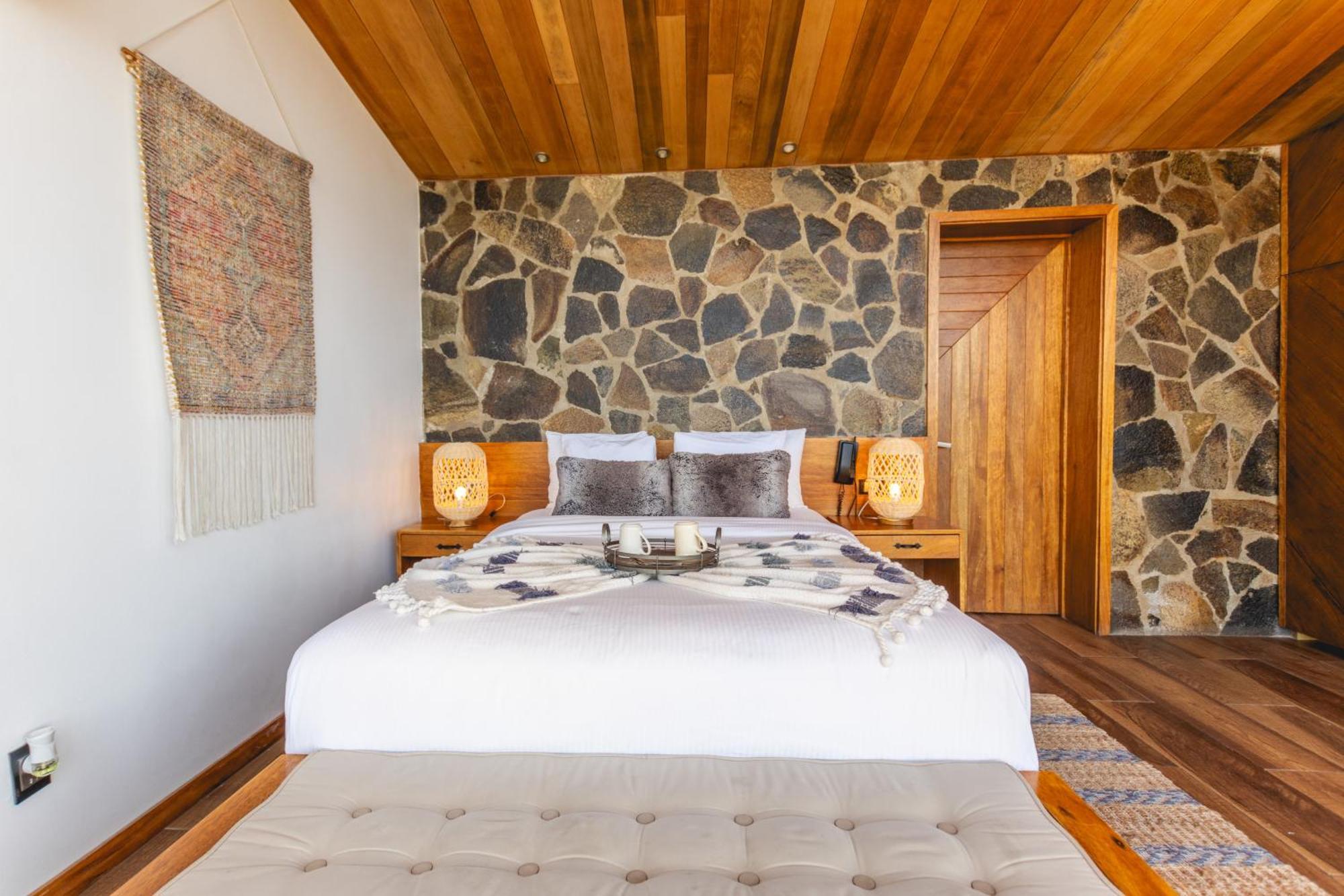Contemplacion & Hotel Valle de Guadalupe