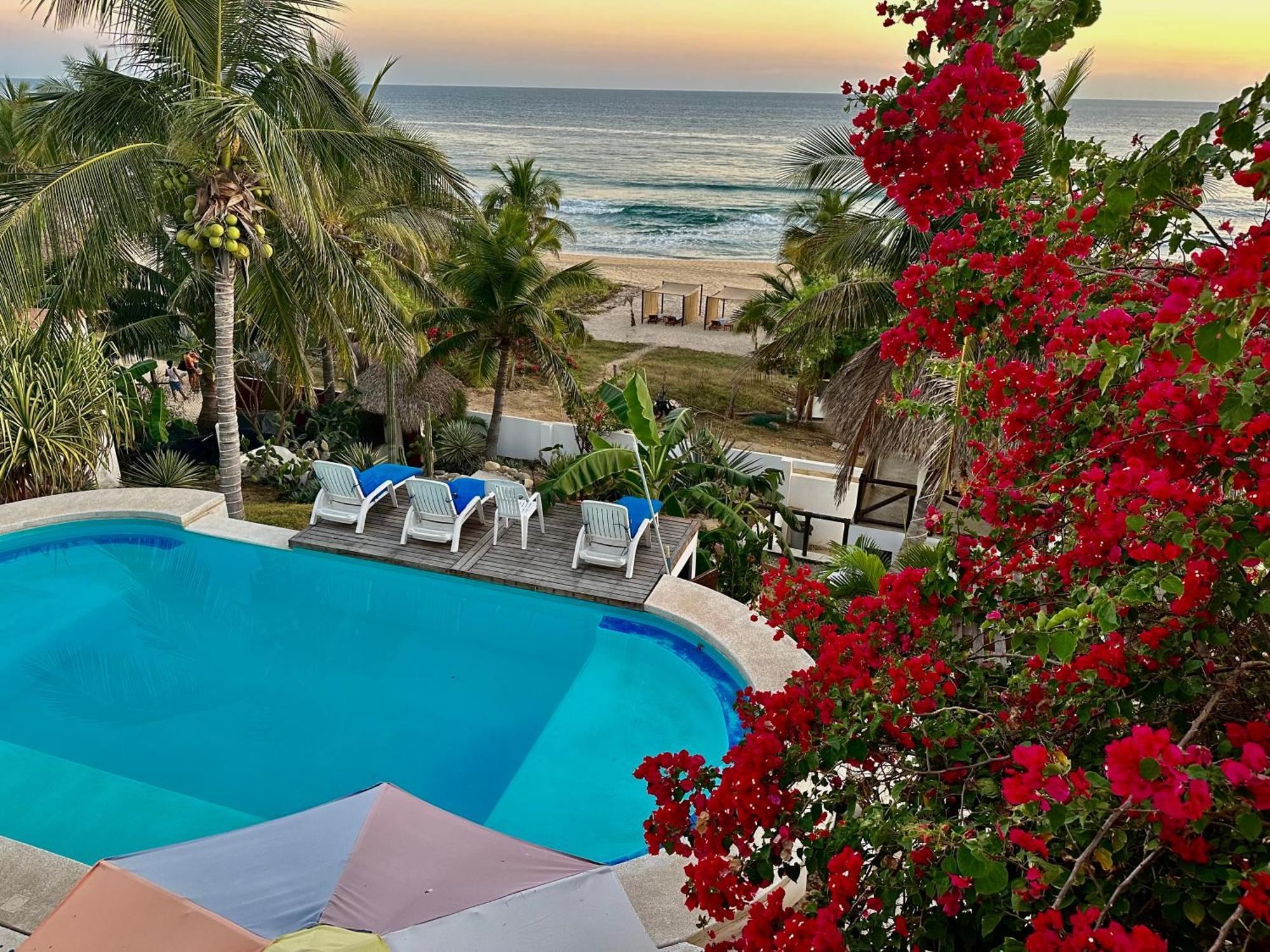 Bed & Breakfast Beachfront Paradise Boutique Agua Blanca