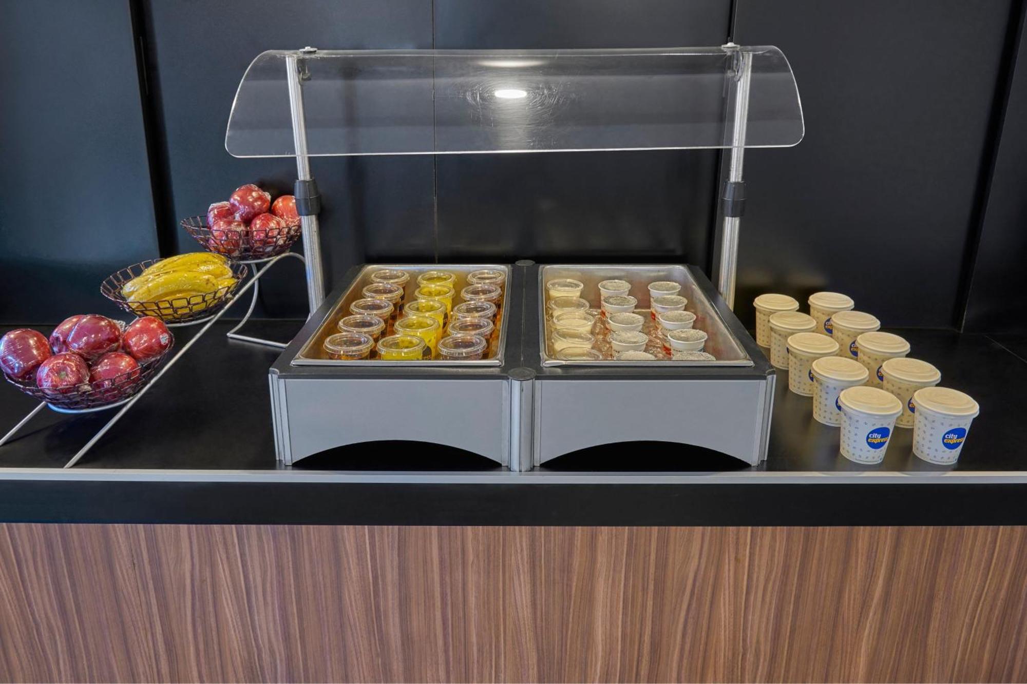 Express By Marriott Rio Hotel