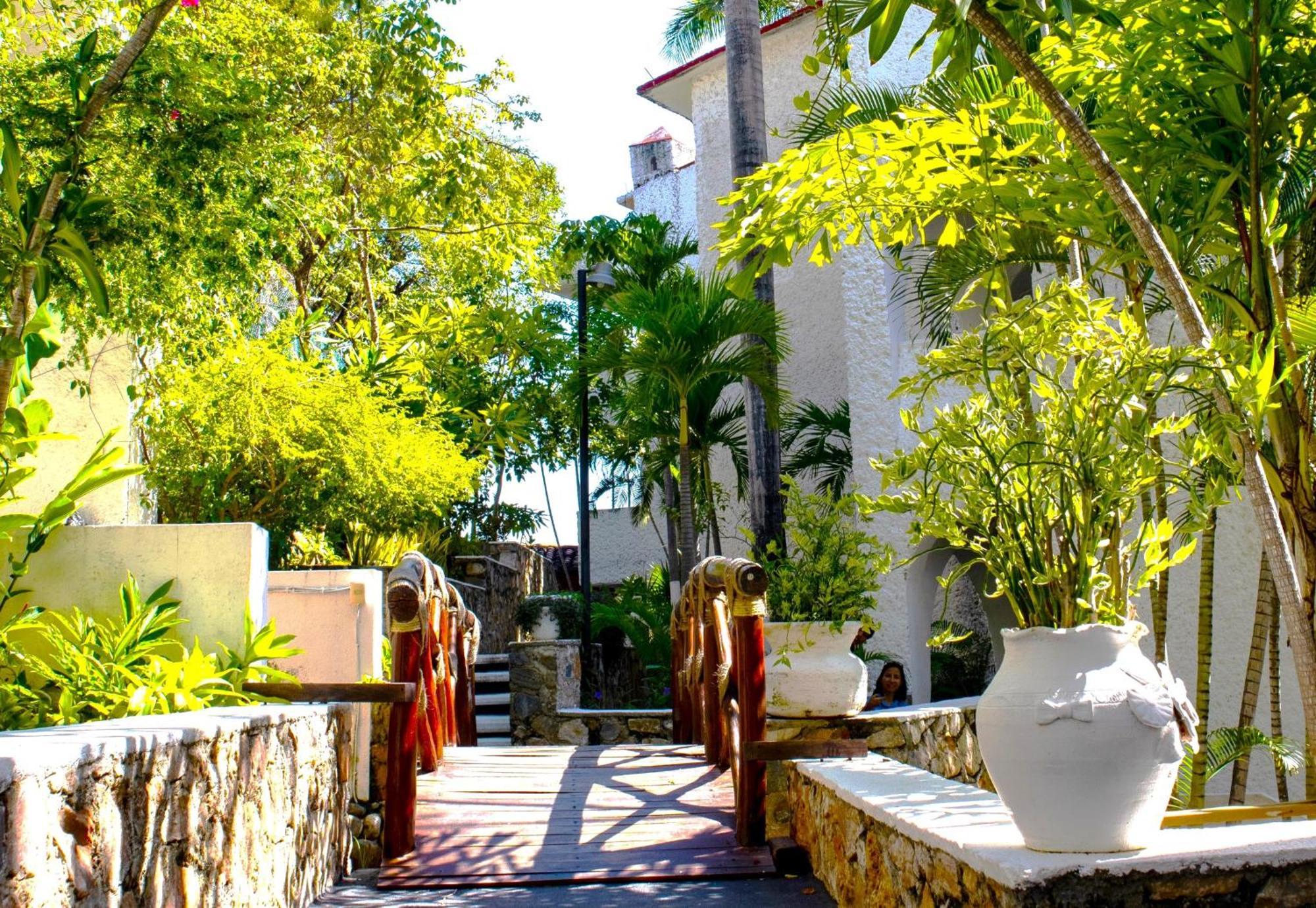 Marina & Club Santa Cruz Huatulco