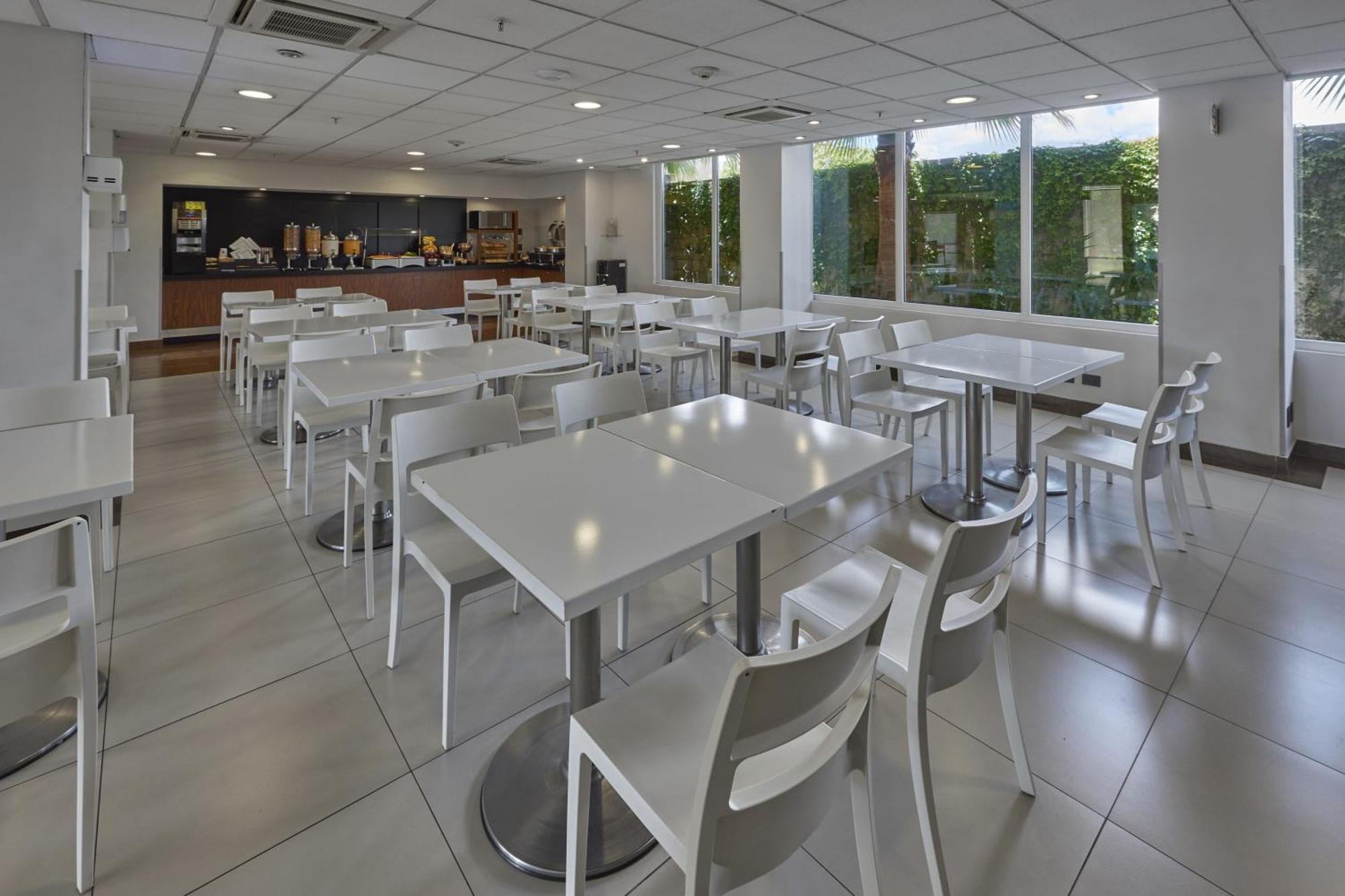 Express By Marriott Jurica Hotel 4*