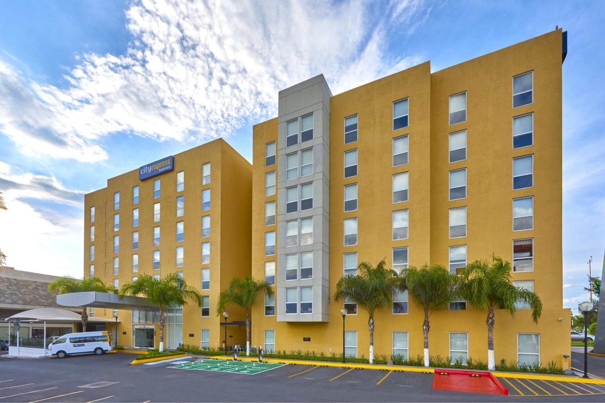 Express By Marriott Jurica Hotel 4*