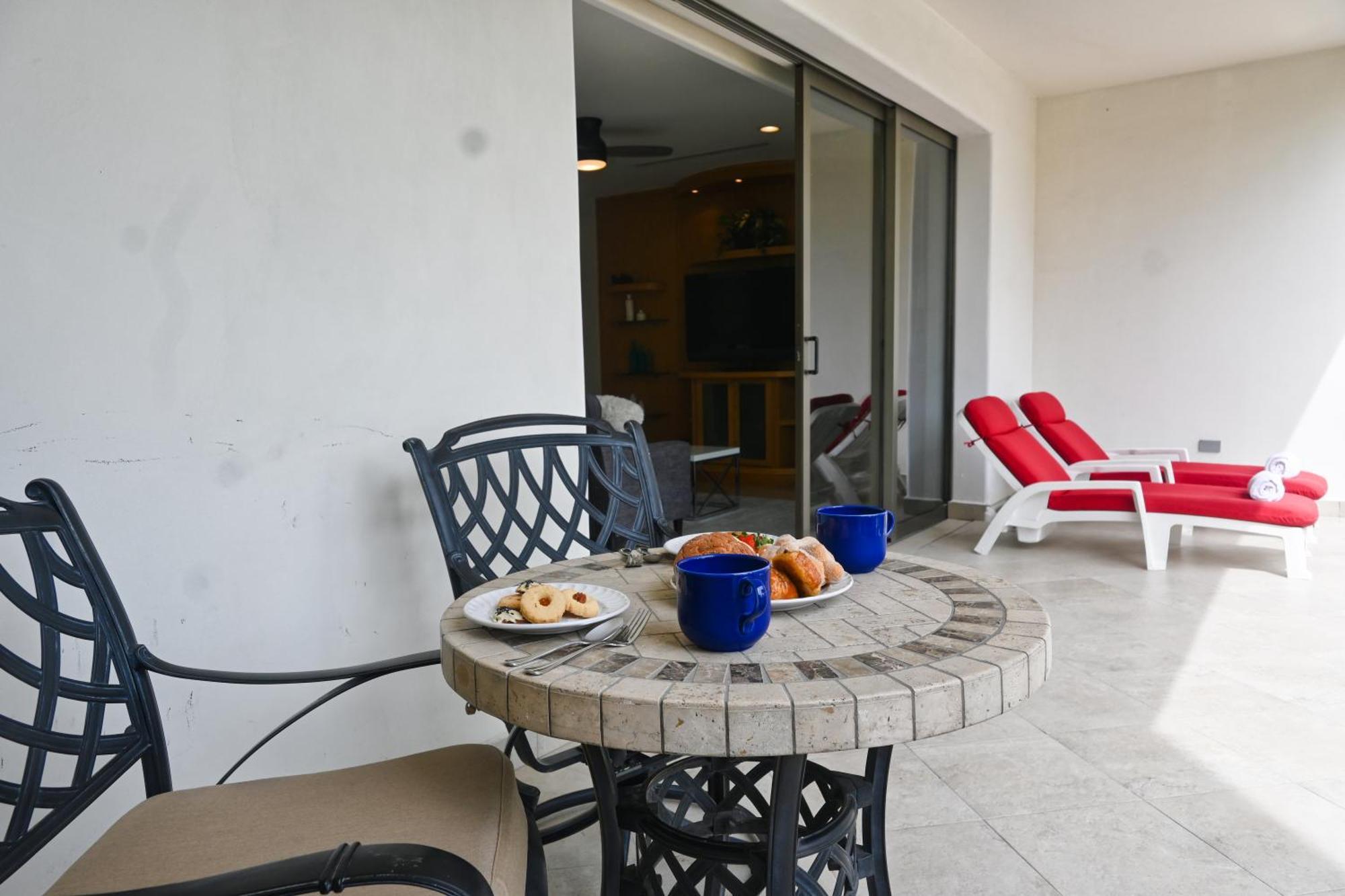 Apartment 2bd & 2ba One Medano Kathys *