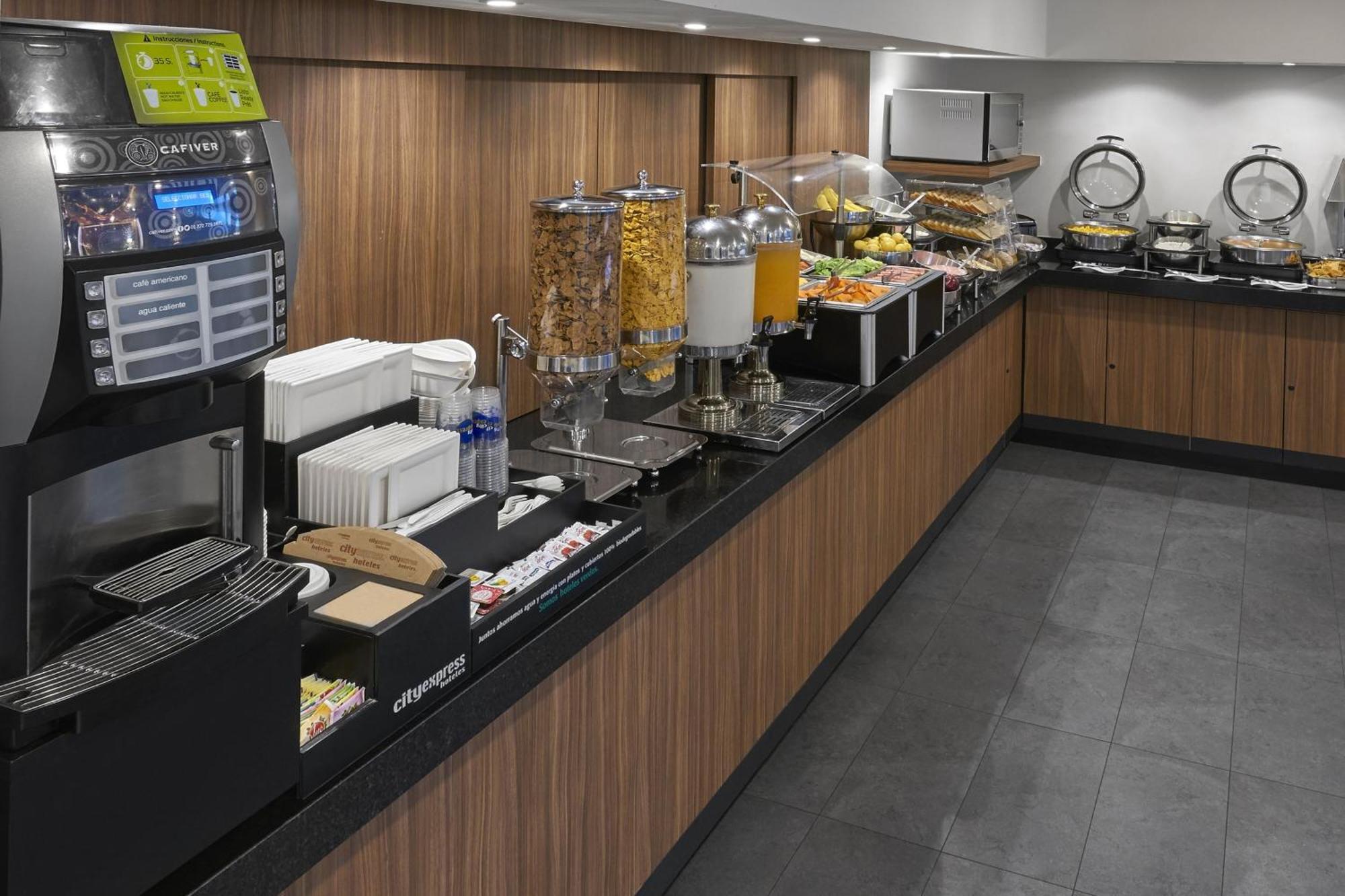 Express By Marriott Monterrey Lindavista Hotel