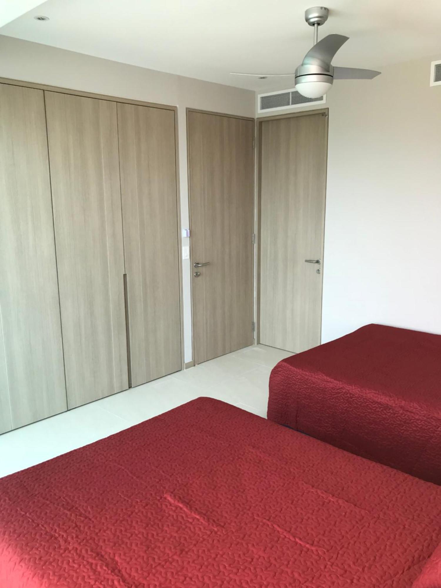 Apartment Peninsula 12 D *