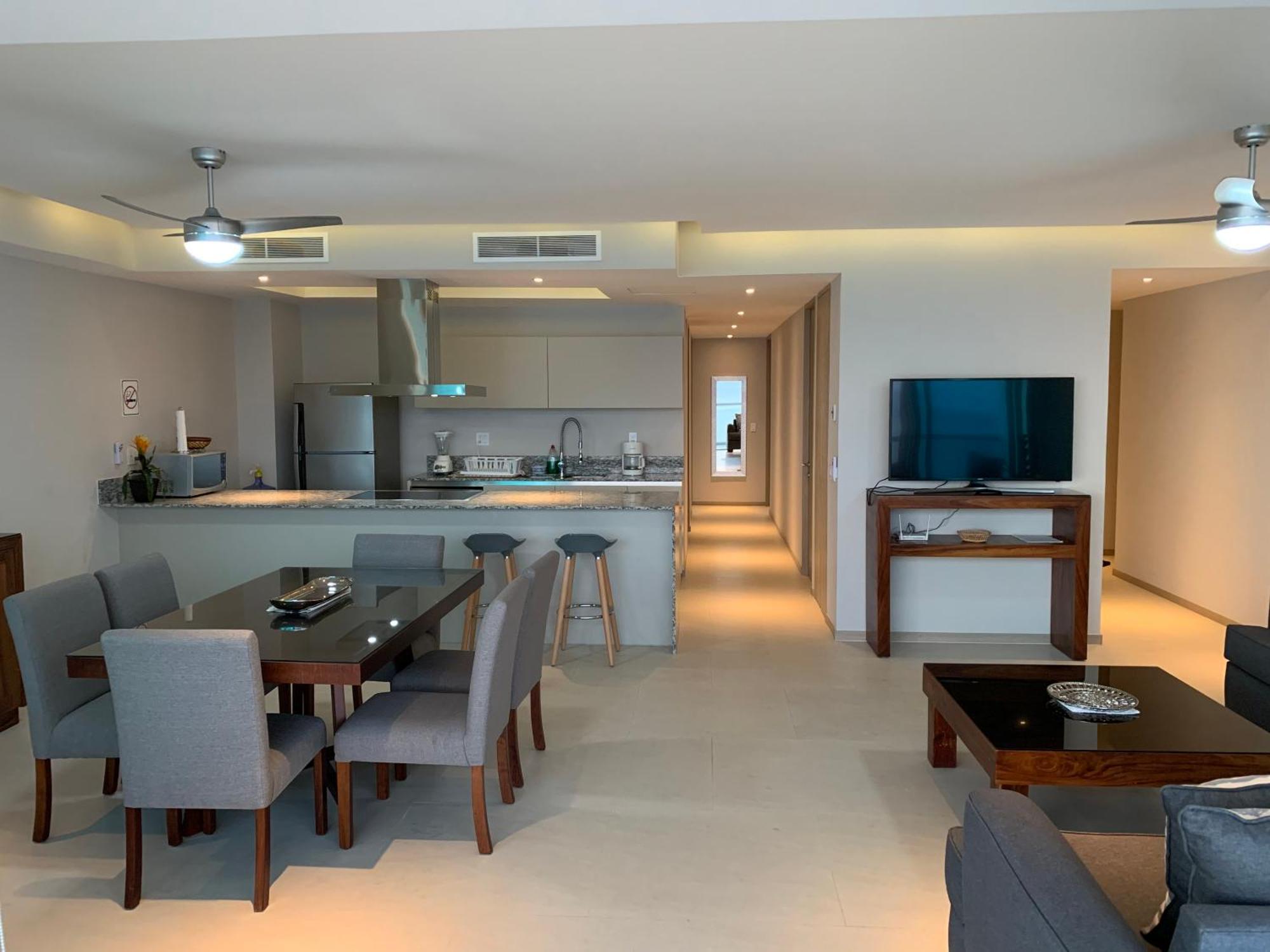 Peninsula 12 D *