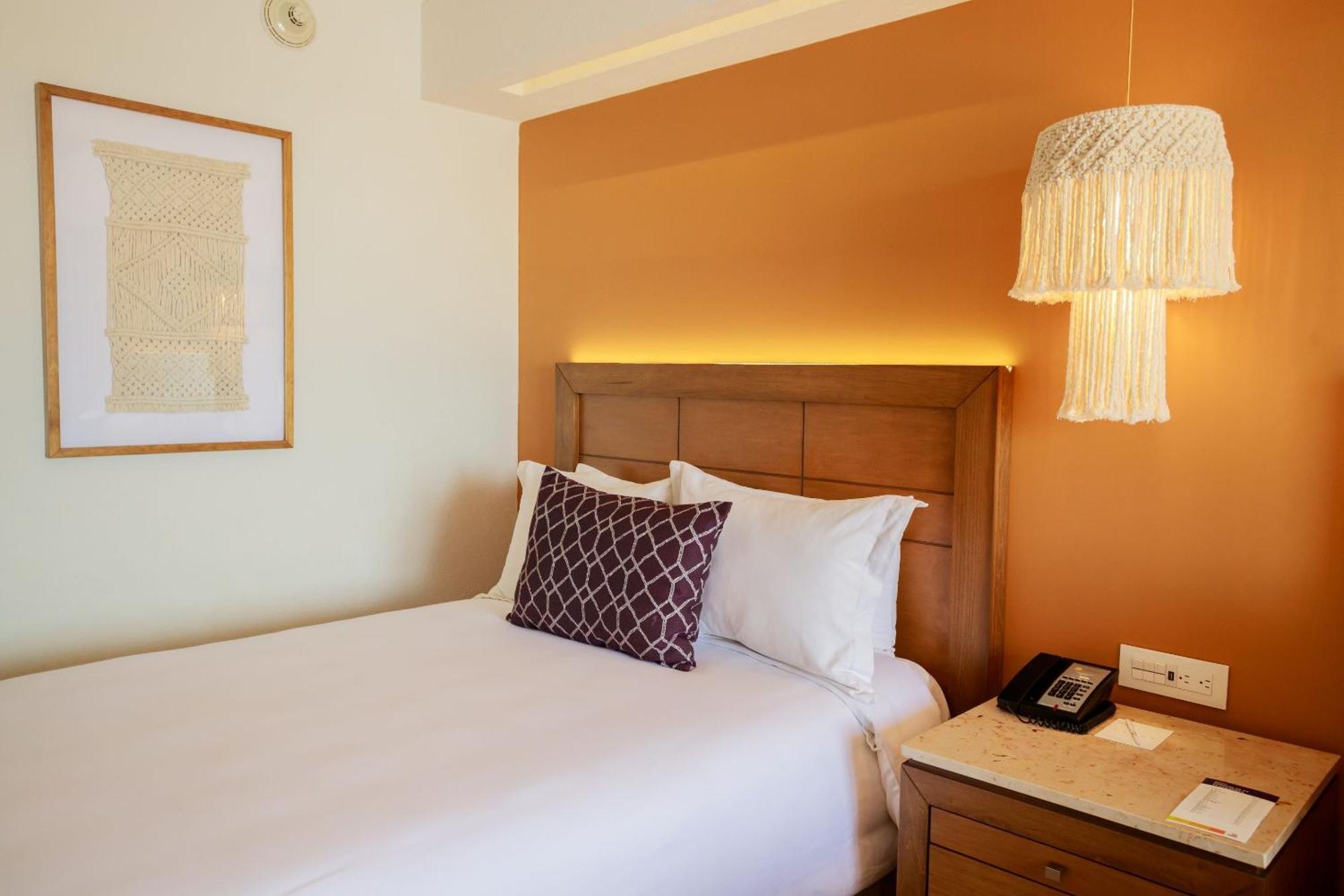 Camino Real Hotel