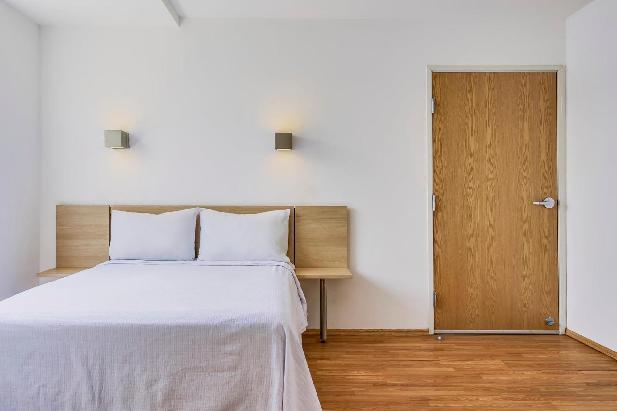 One Poliforum Hotel 3*