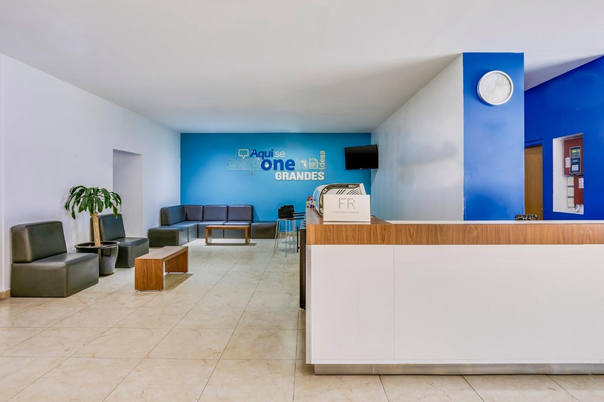 One Poliforum Hotel