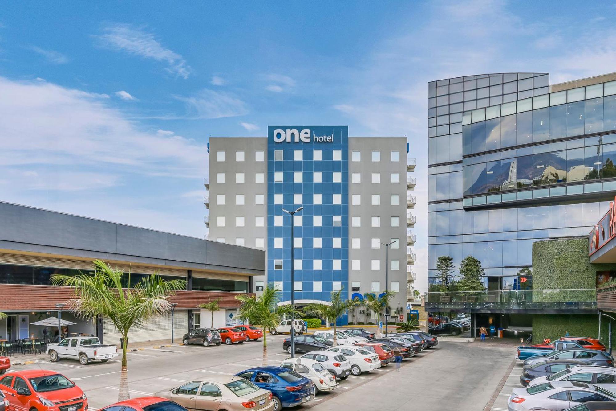 Hotel One Poliforum 3*