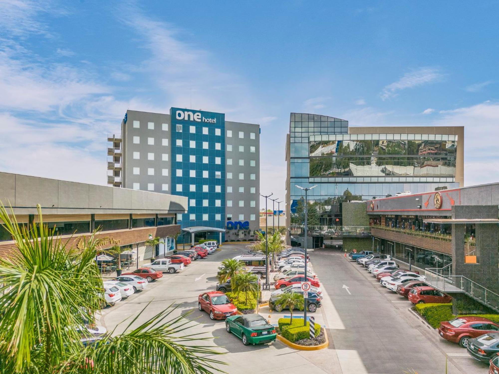 One Poliforum Hotel 3*