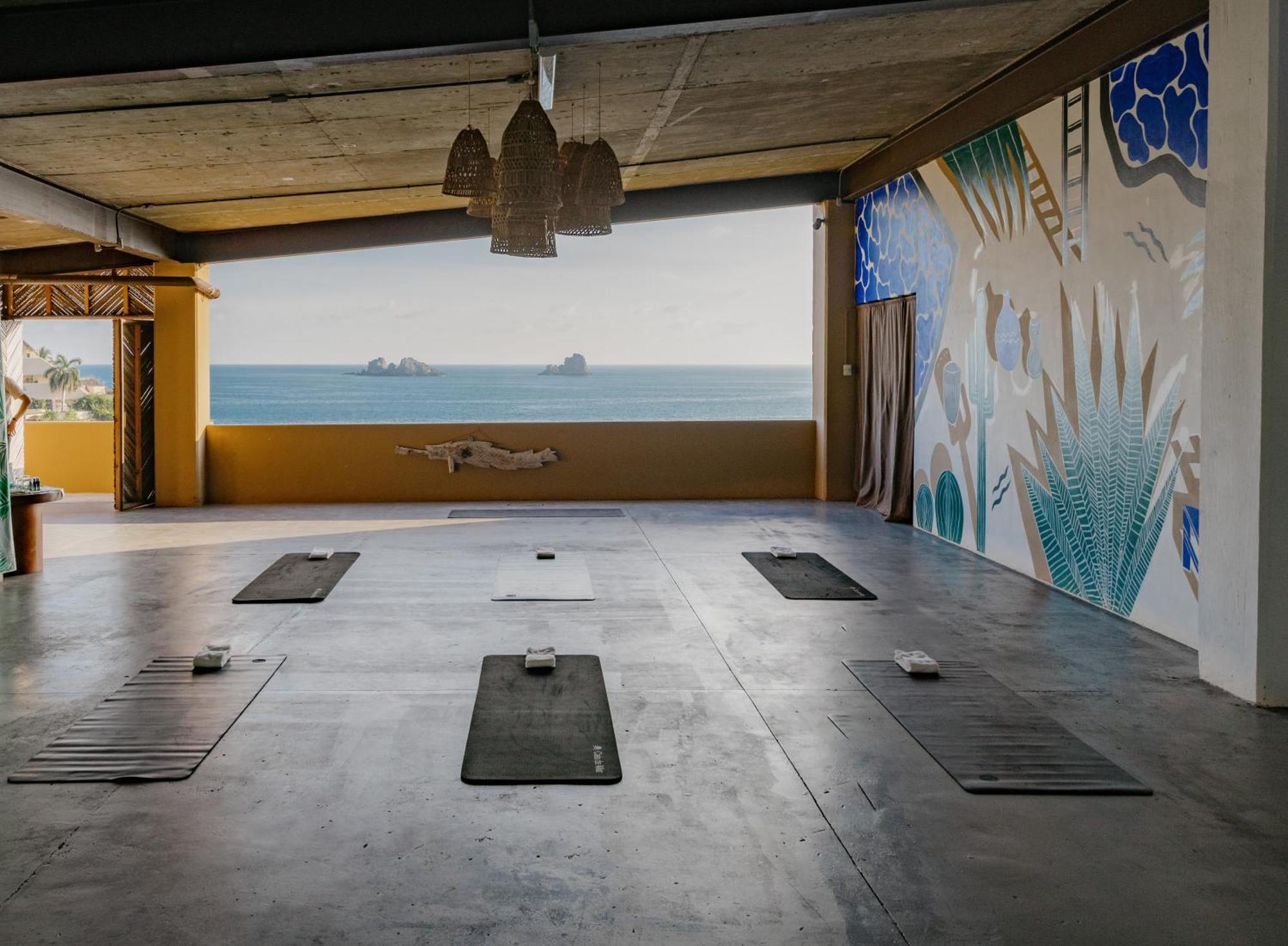 Cala De Mar & Ixtapa Hotel 5*