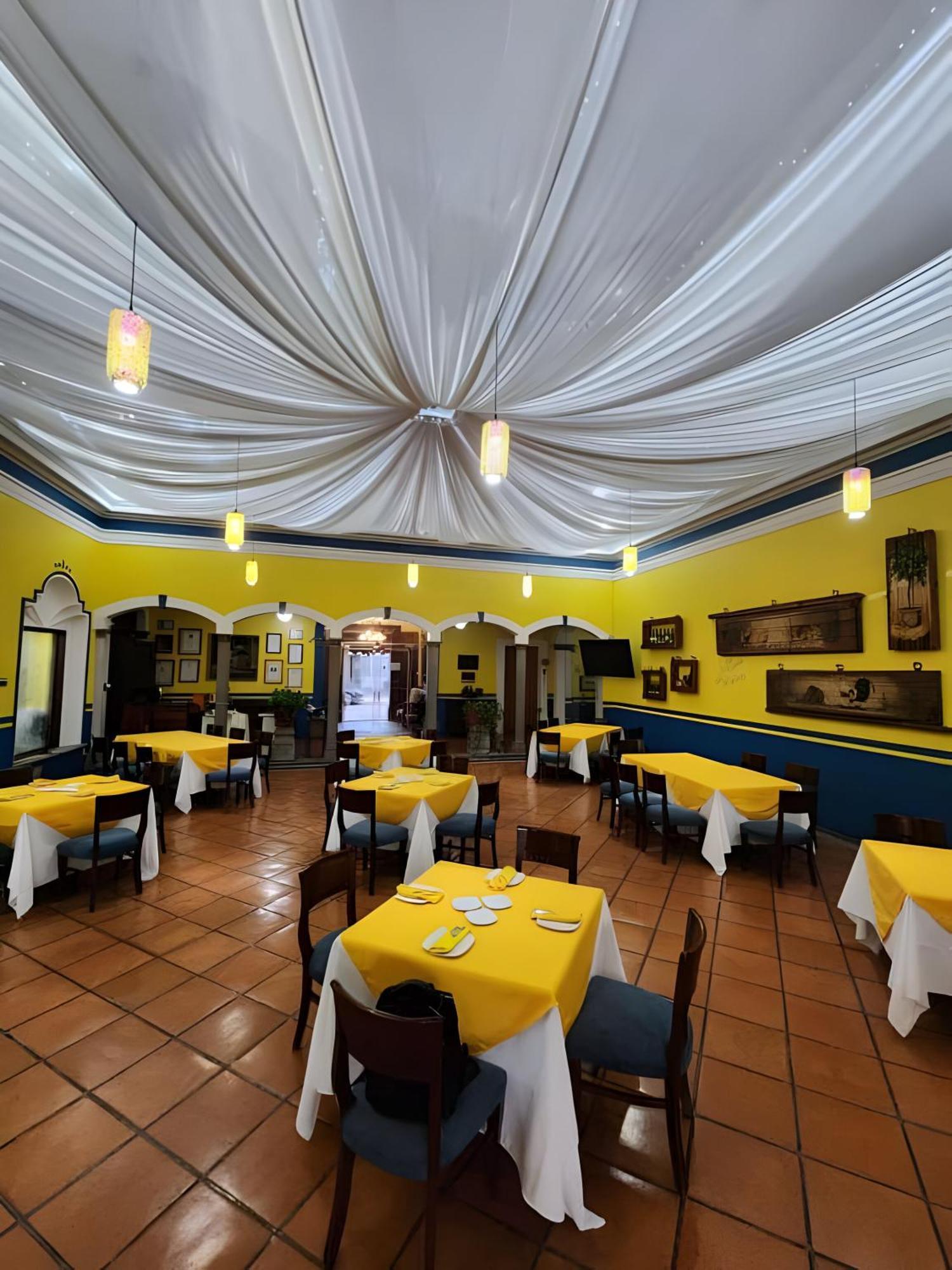 La Casa De Patios & Hotel