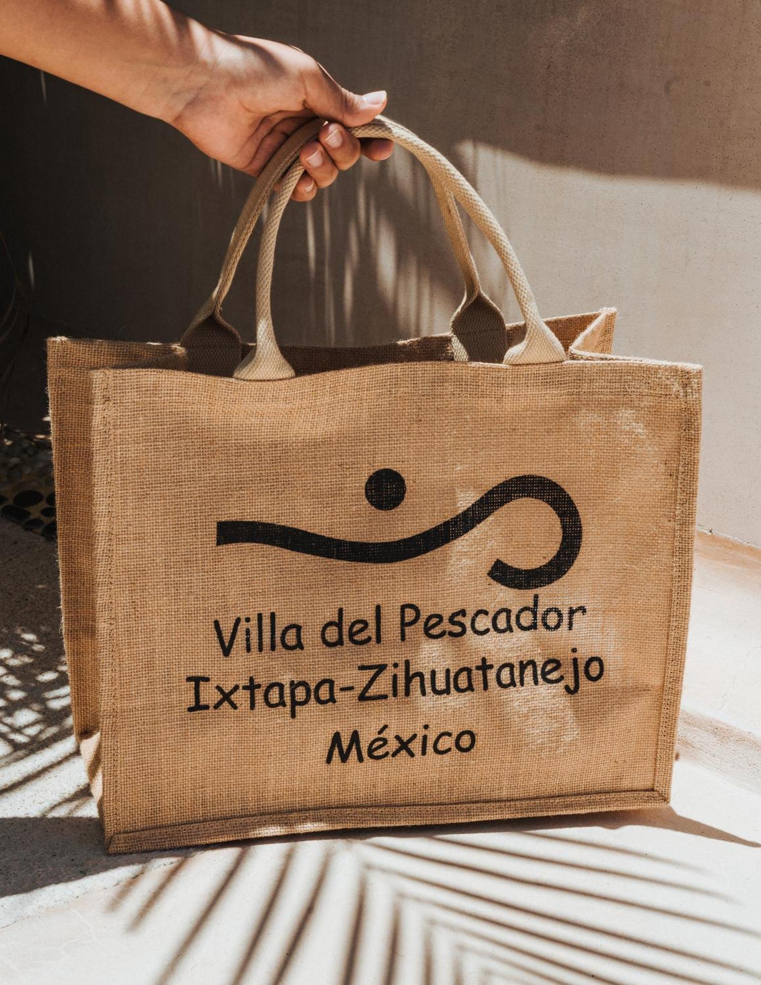 Del Pescador Zihuatanejo