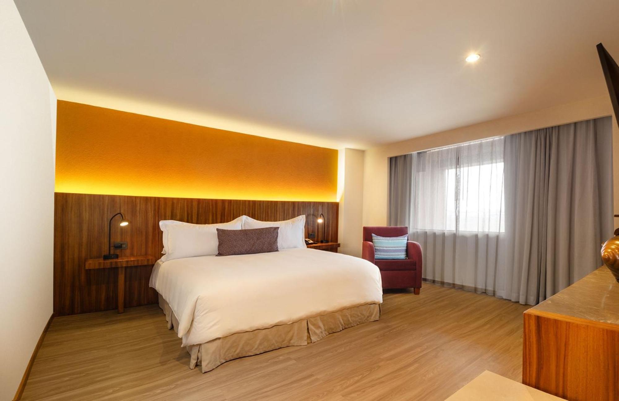 Hotel Camino Real Aeropuerto