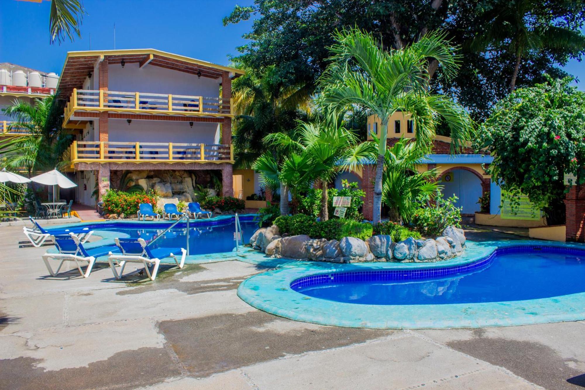 Hotel As De Oros 3*
