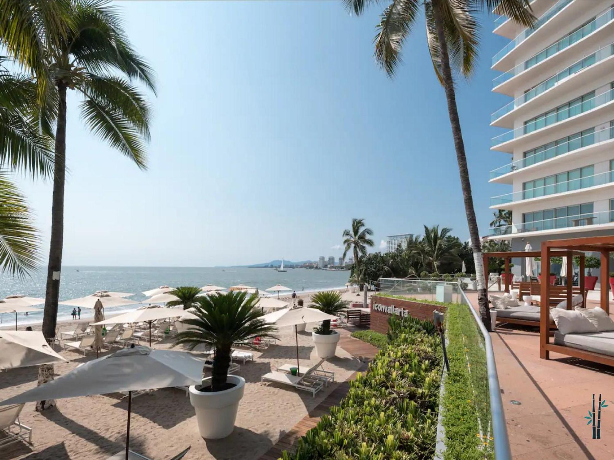 Icon Vallarta Front By Bamboo Skylife Apartment