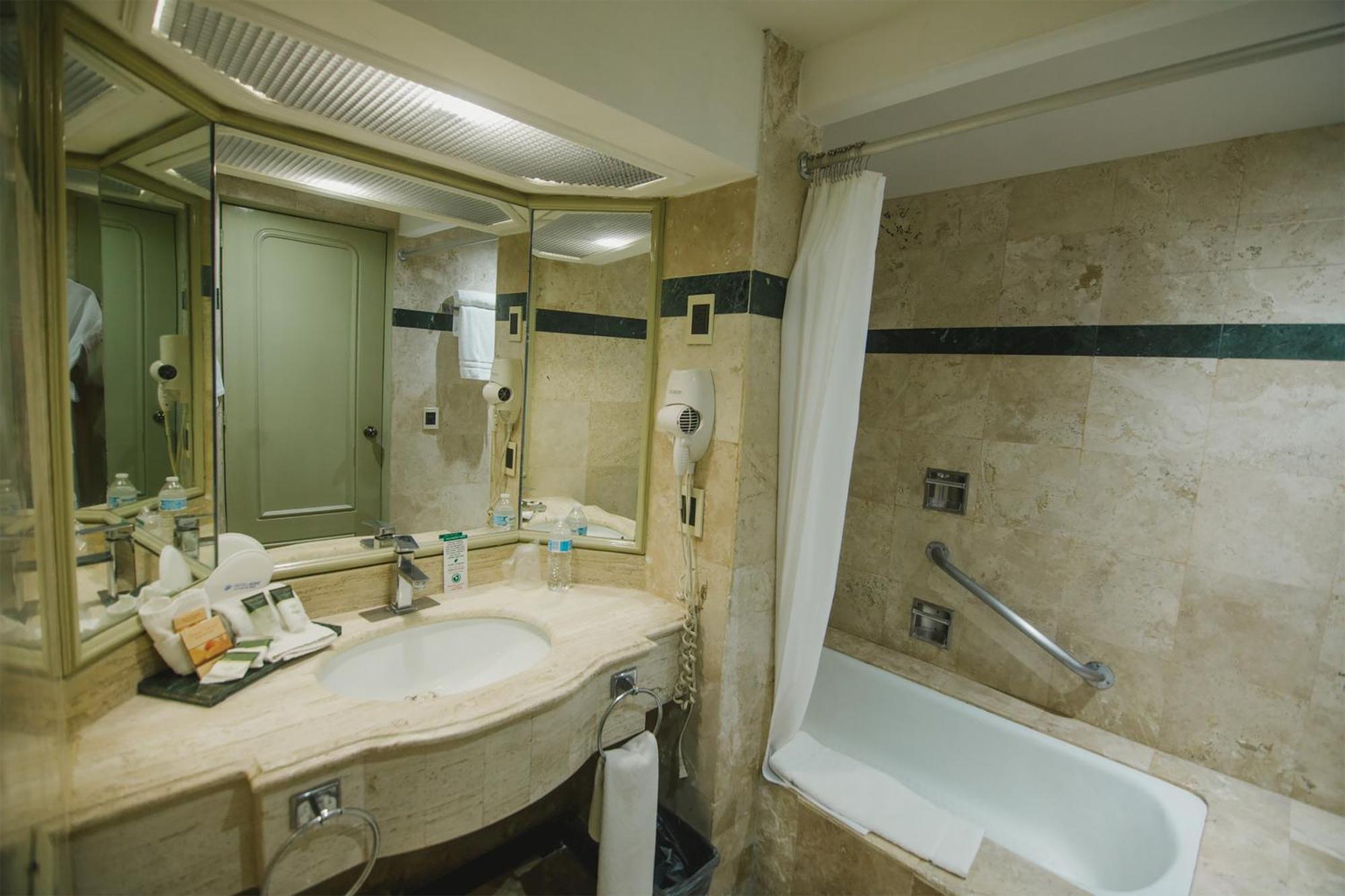 Hotel Nk Nekie 4*
