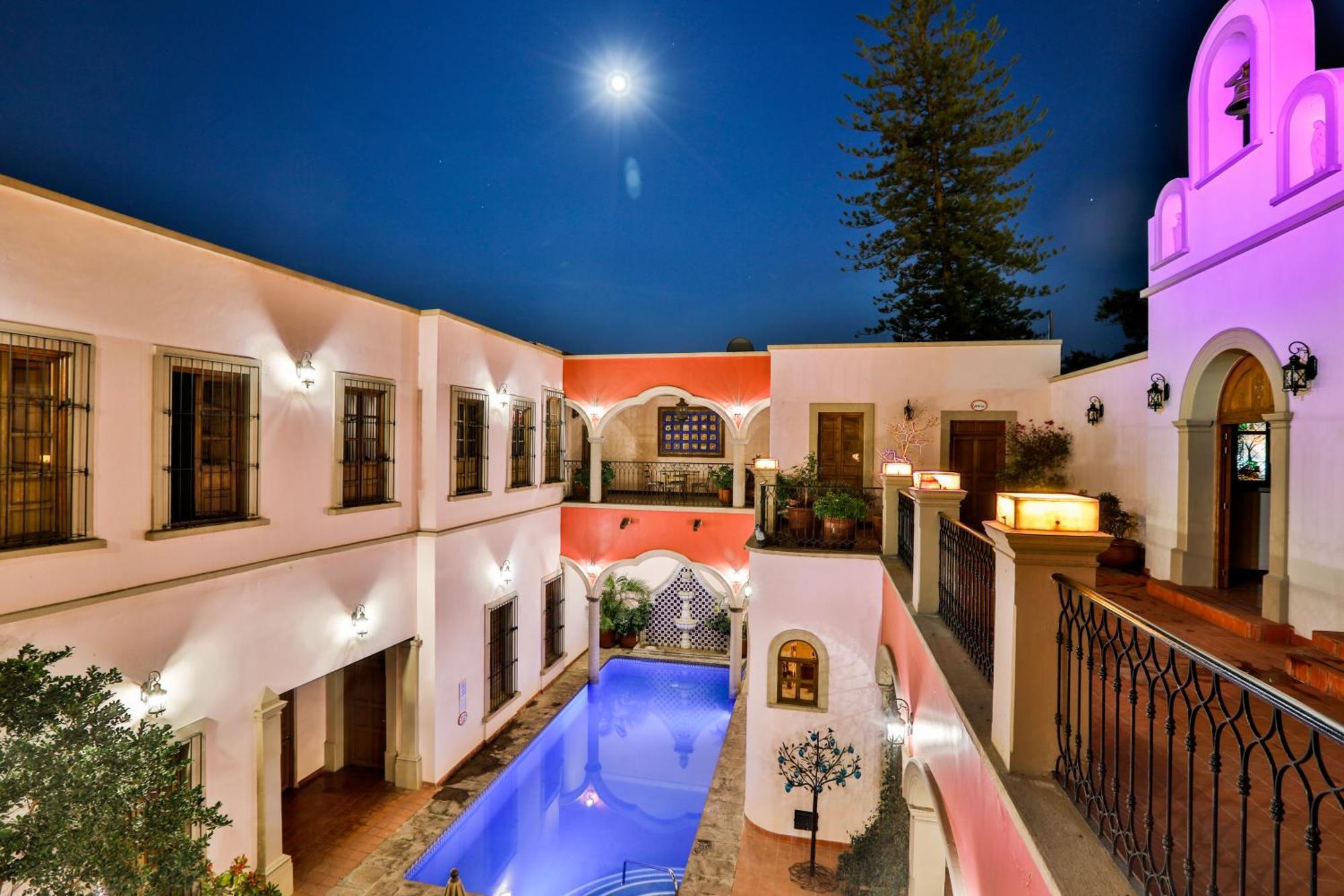 Hotel Gran Casa Galeria & 5*