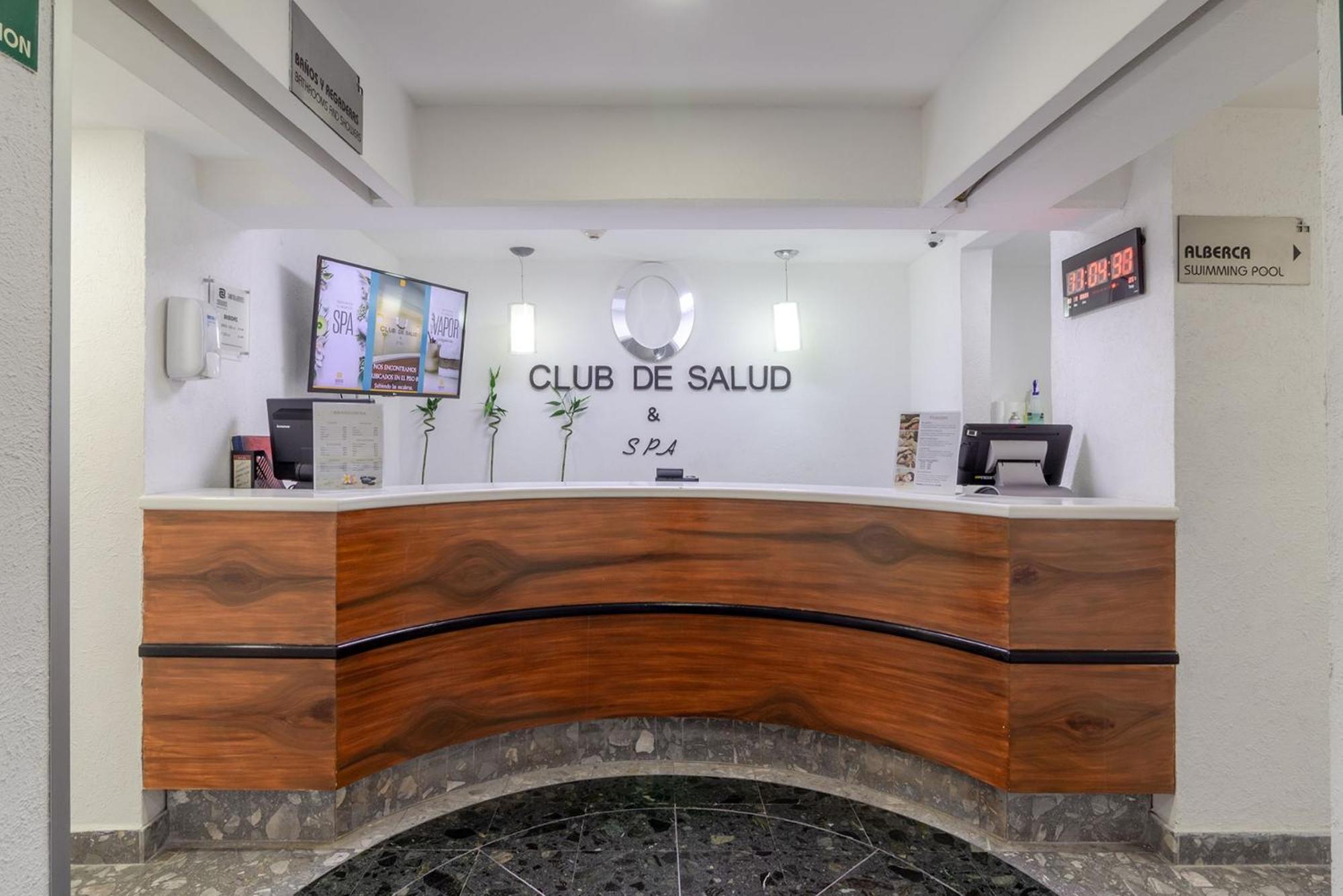 Camino Real Aeropuerto Hotel 5*
