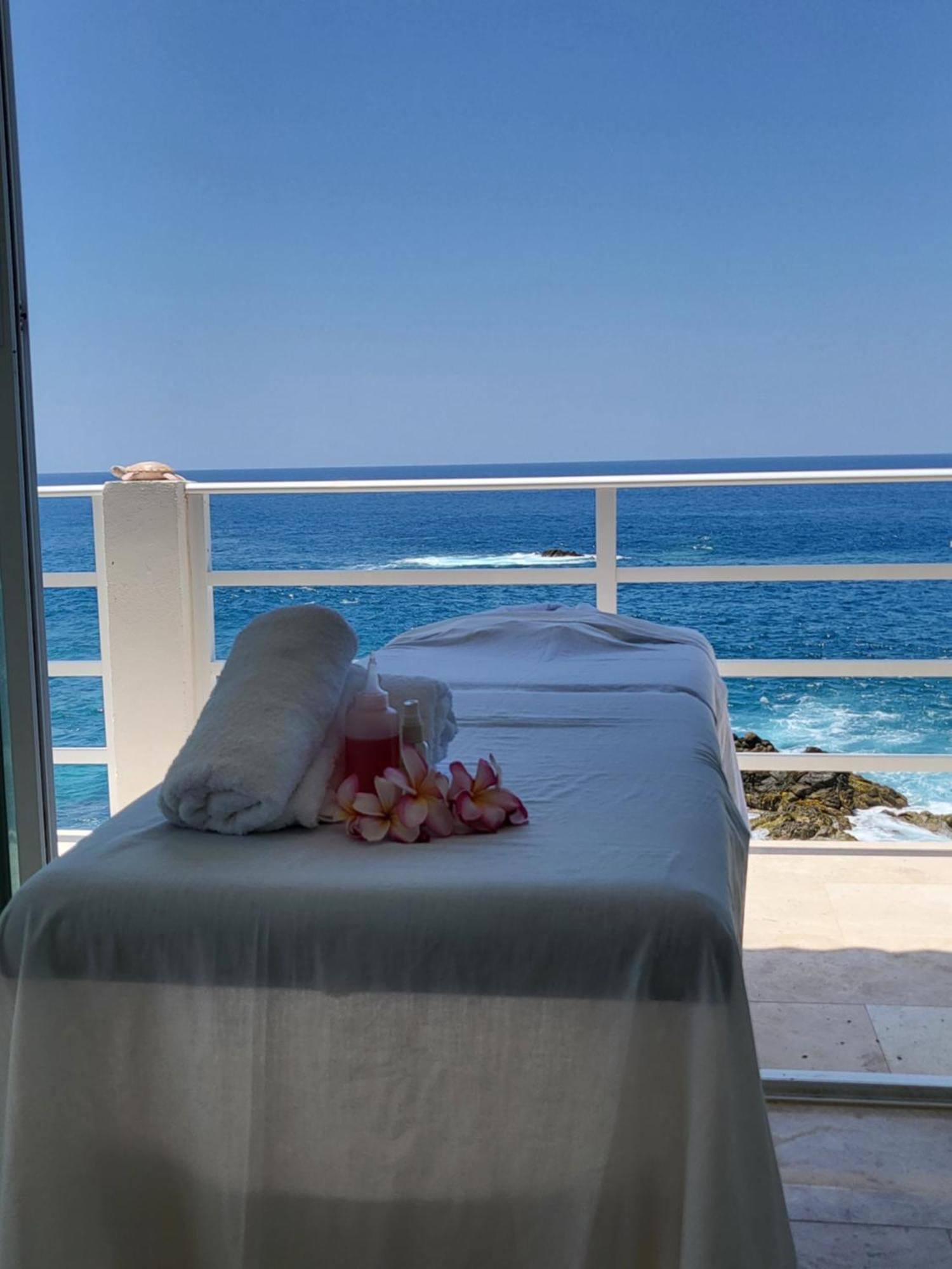 Bed & Breakfast Luz De Mar ' Right On The *