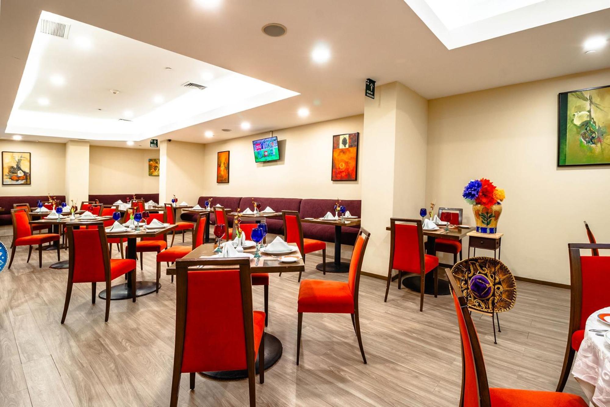 Camino Real Aeropuerto Hotel 5*