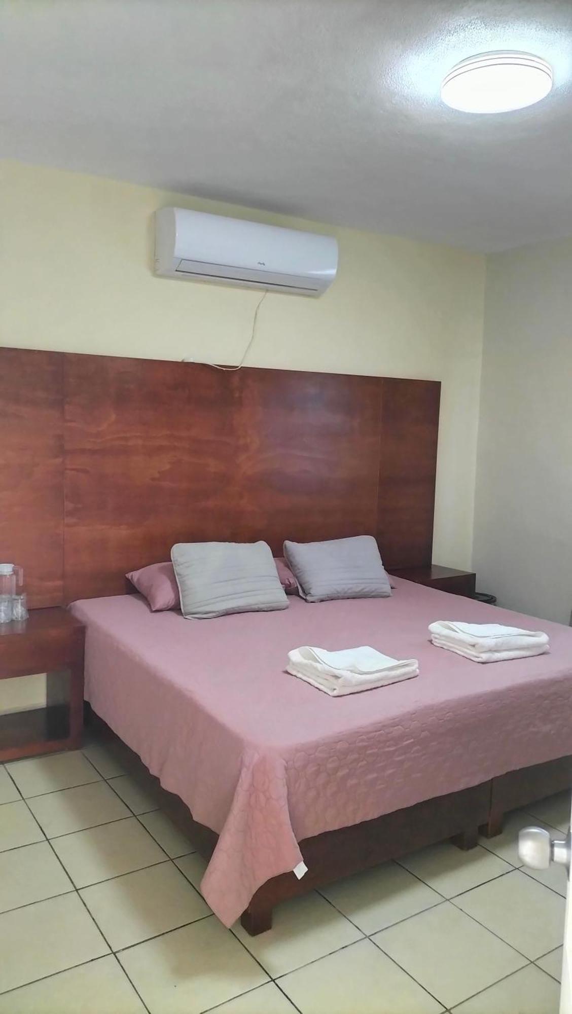 Hotel La Rio Verde