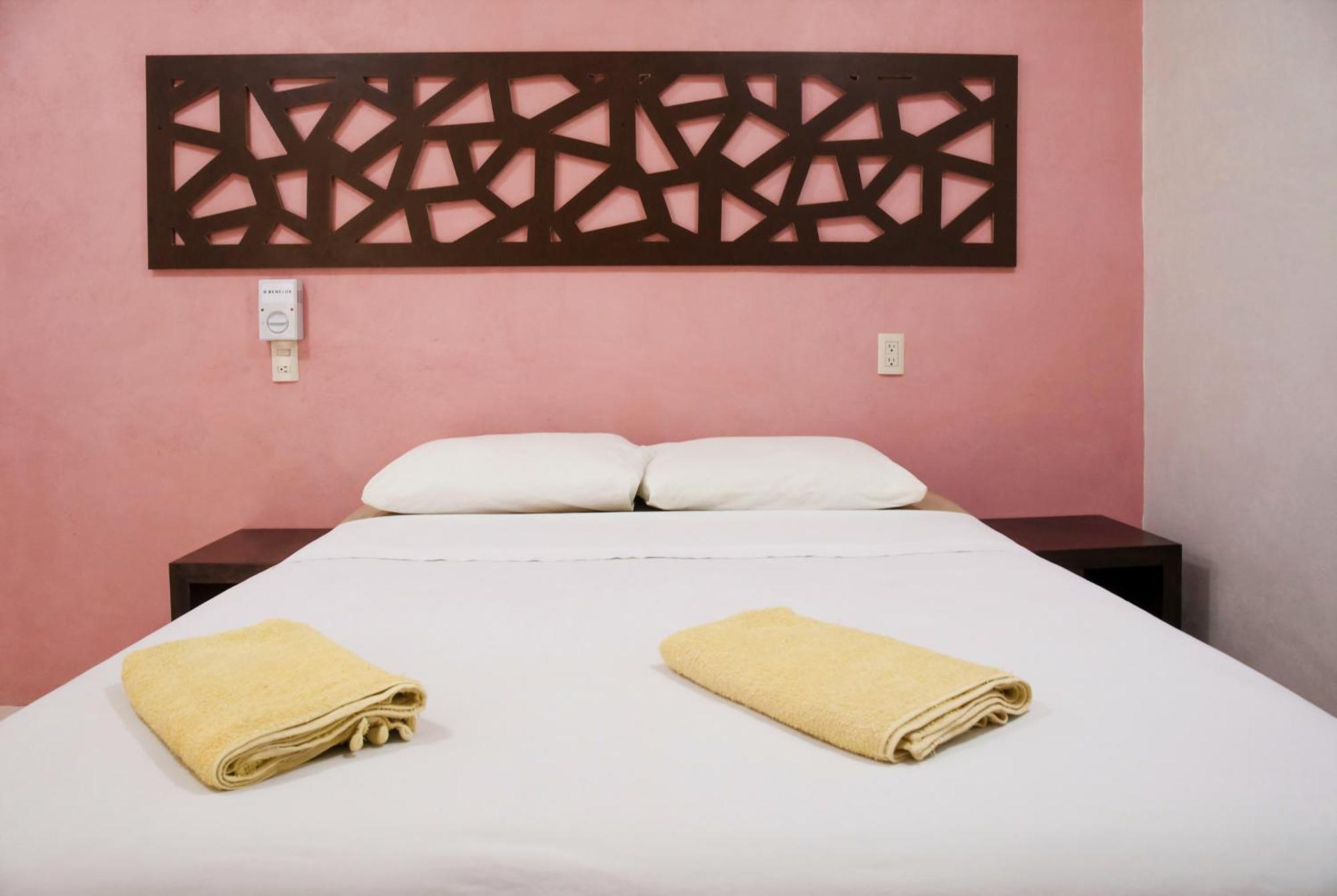 Hotel Arcos 2*