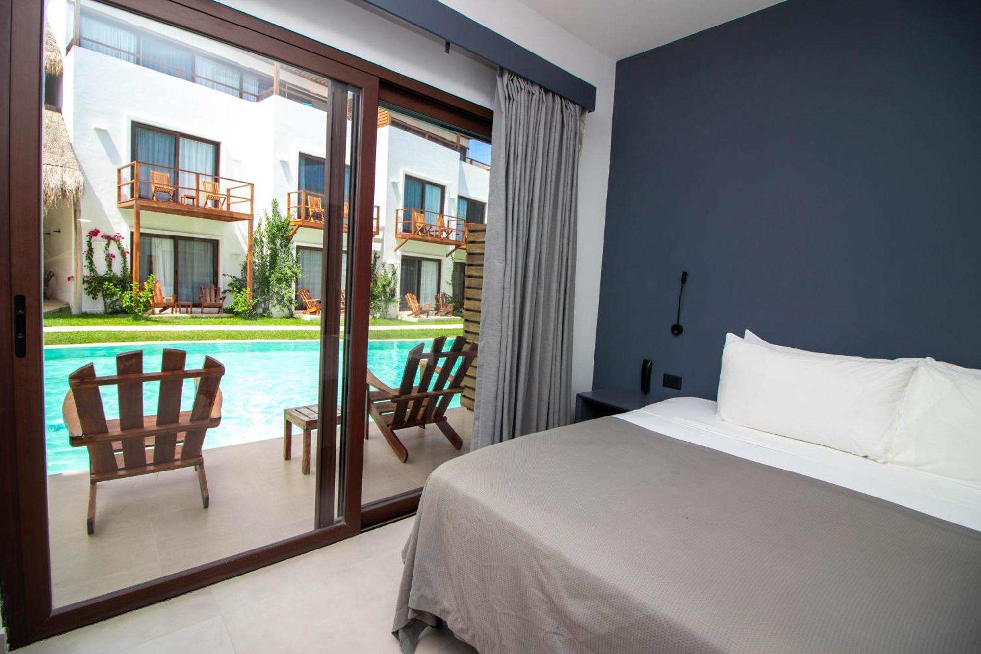 My Blue Hotel