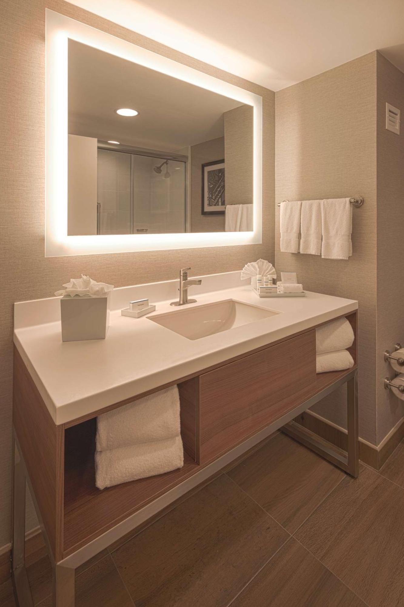 Hampton By Hilton Galerias Obispado Hotel