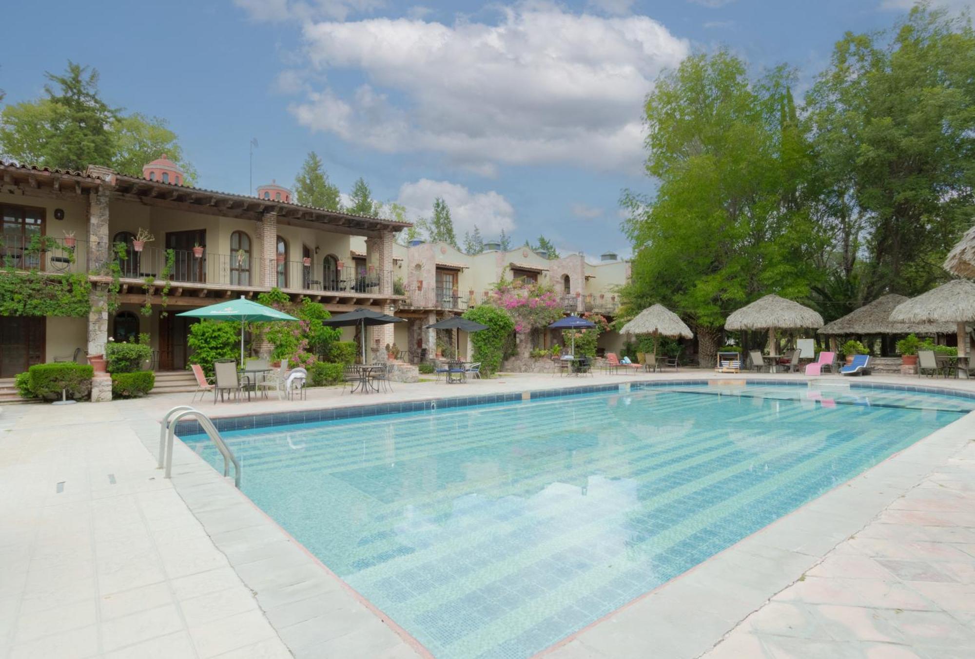 Hotel & Club