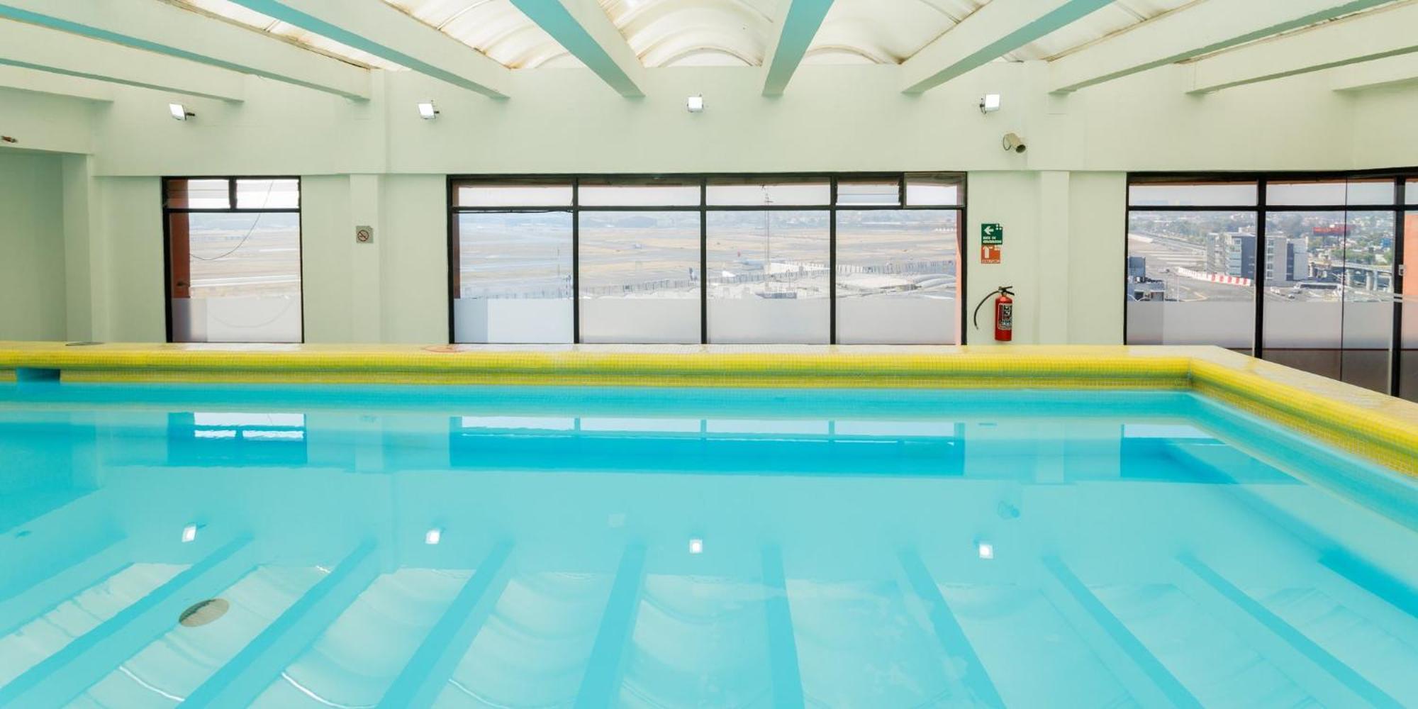 Camino Real Aeropuerto Hotel 5*